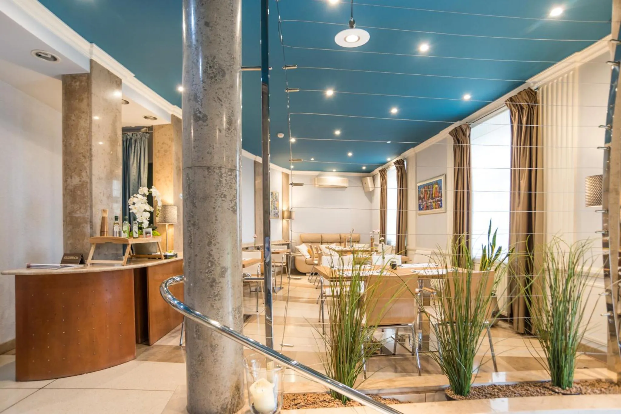 Restaurant/places to eat in Blue Swan