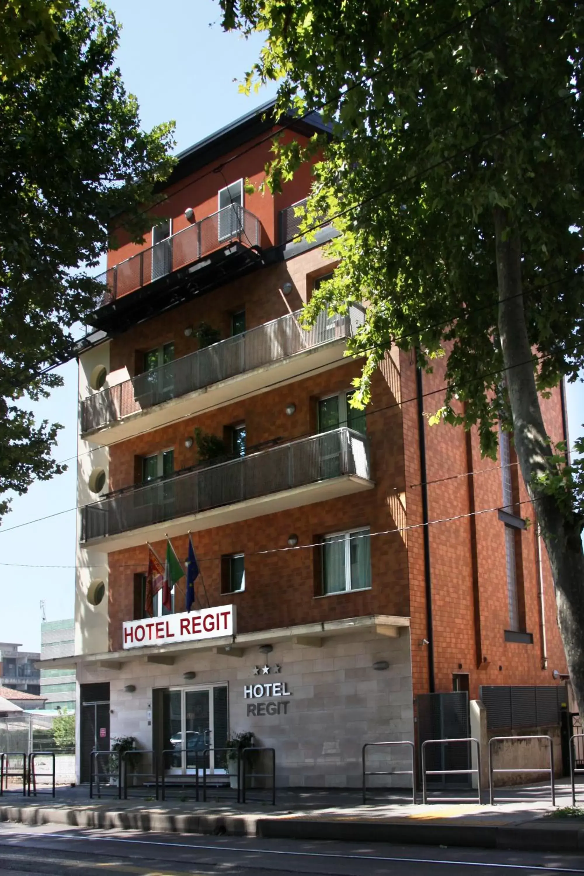 Property Building in Hotel Regit