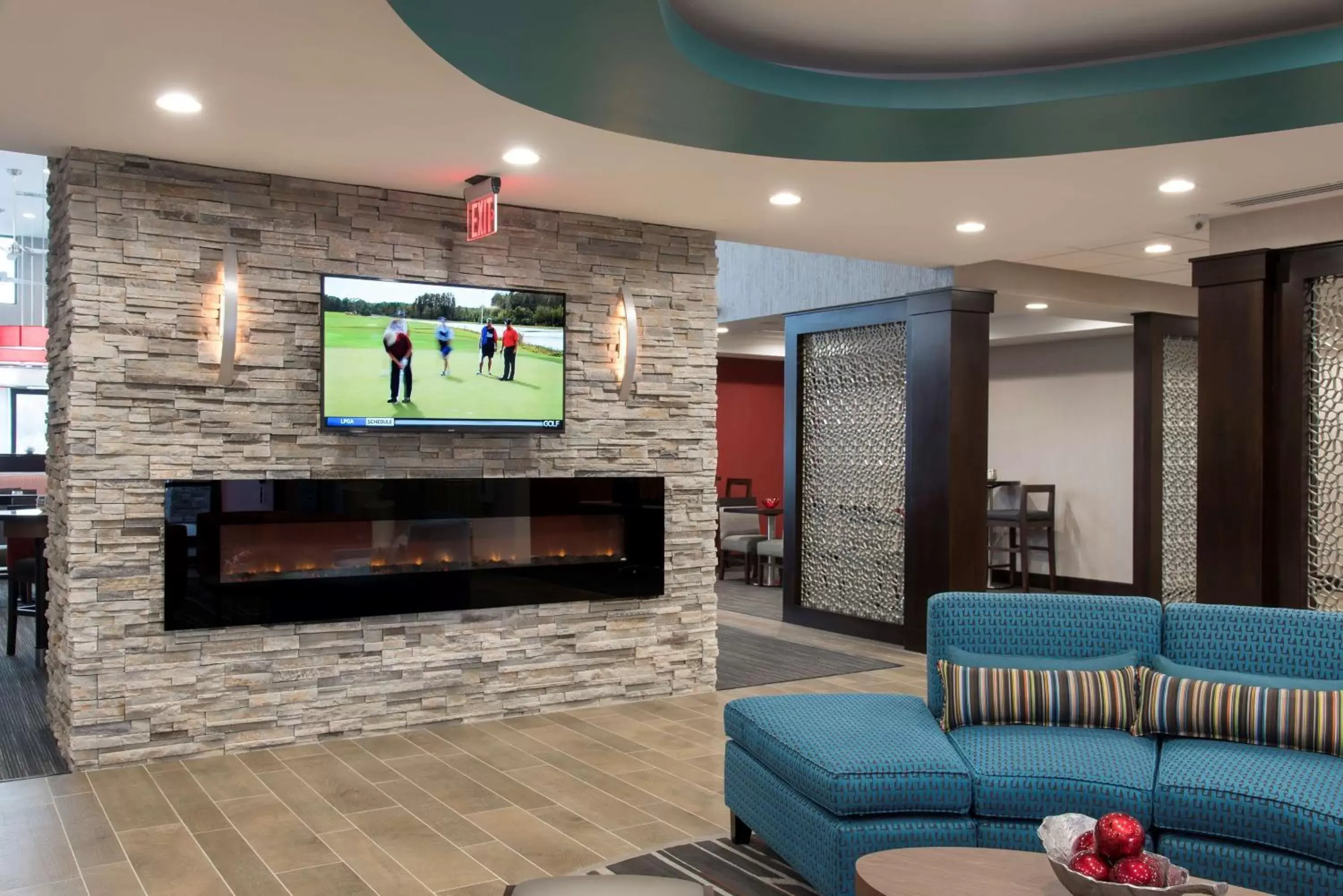 Lobby or reception, TV/Entertainment Center in Homewood Suites by Hilton Cleveland/Sheffield