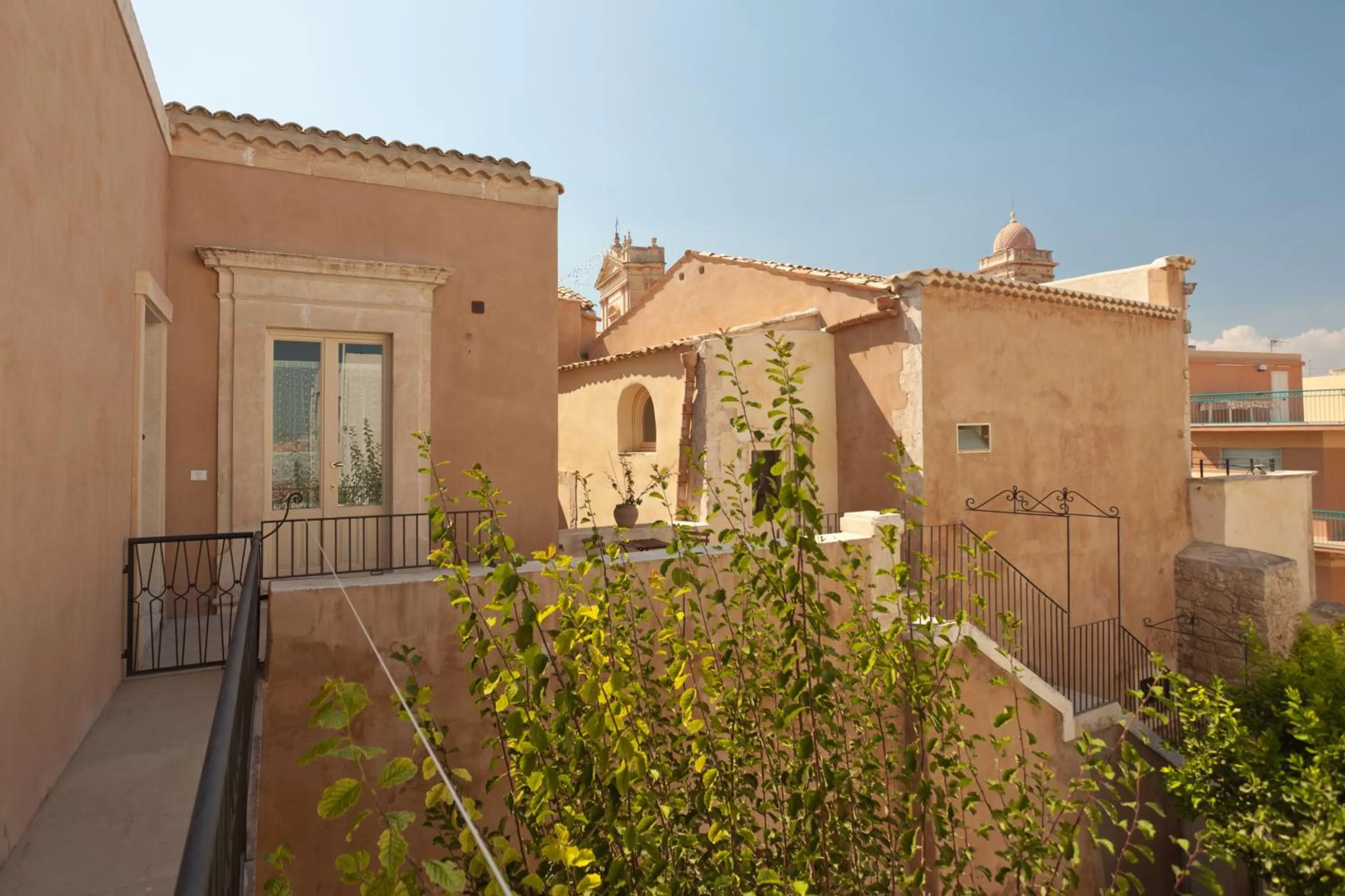 Garden view in Palazzo Gambuzza