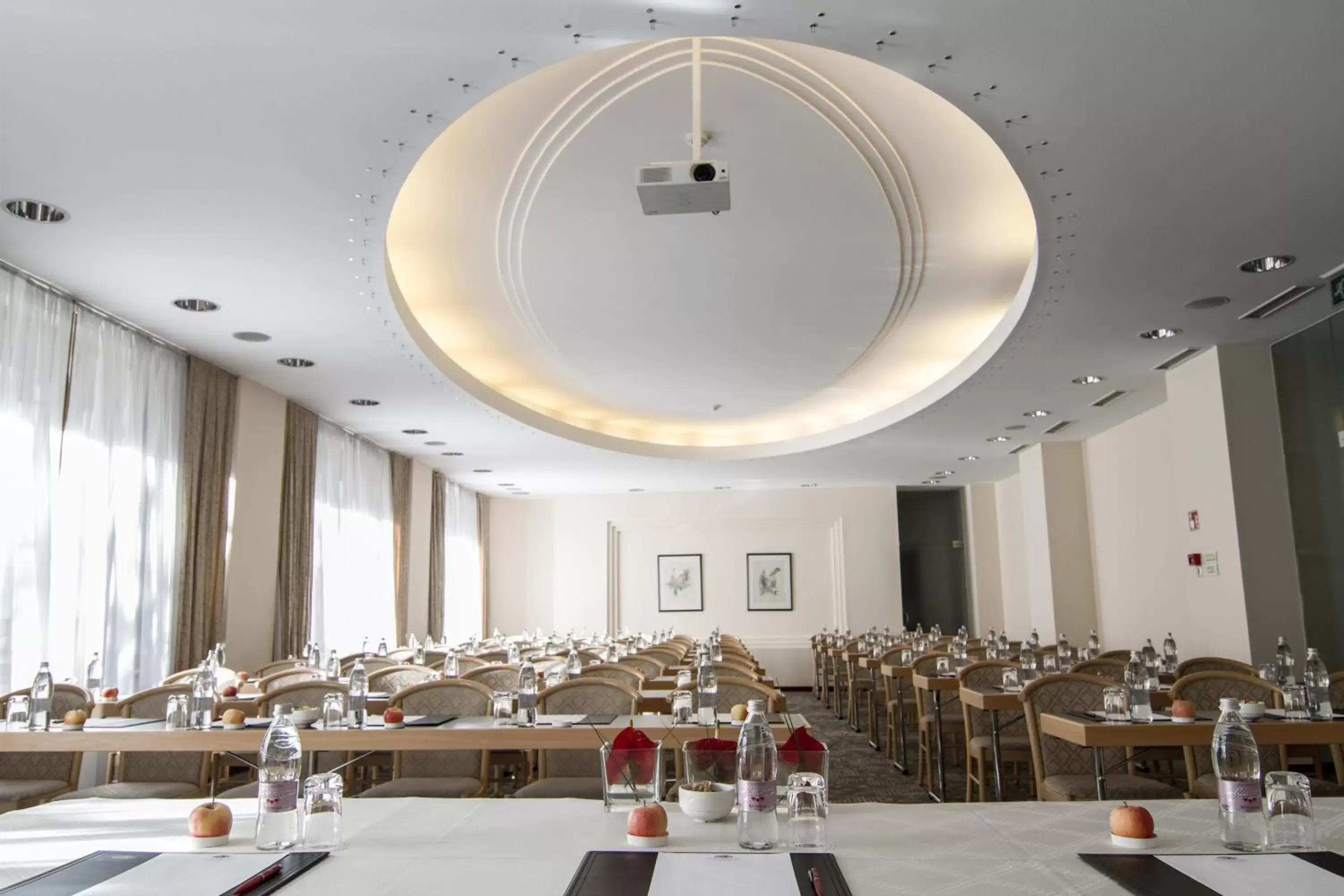 Business facilities, Restaurant/Places to Eat in Eurostars uHOTEL