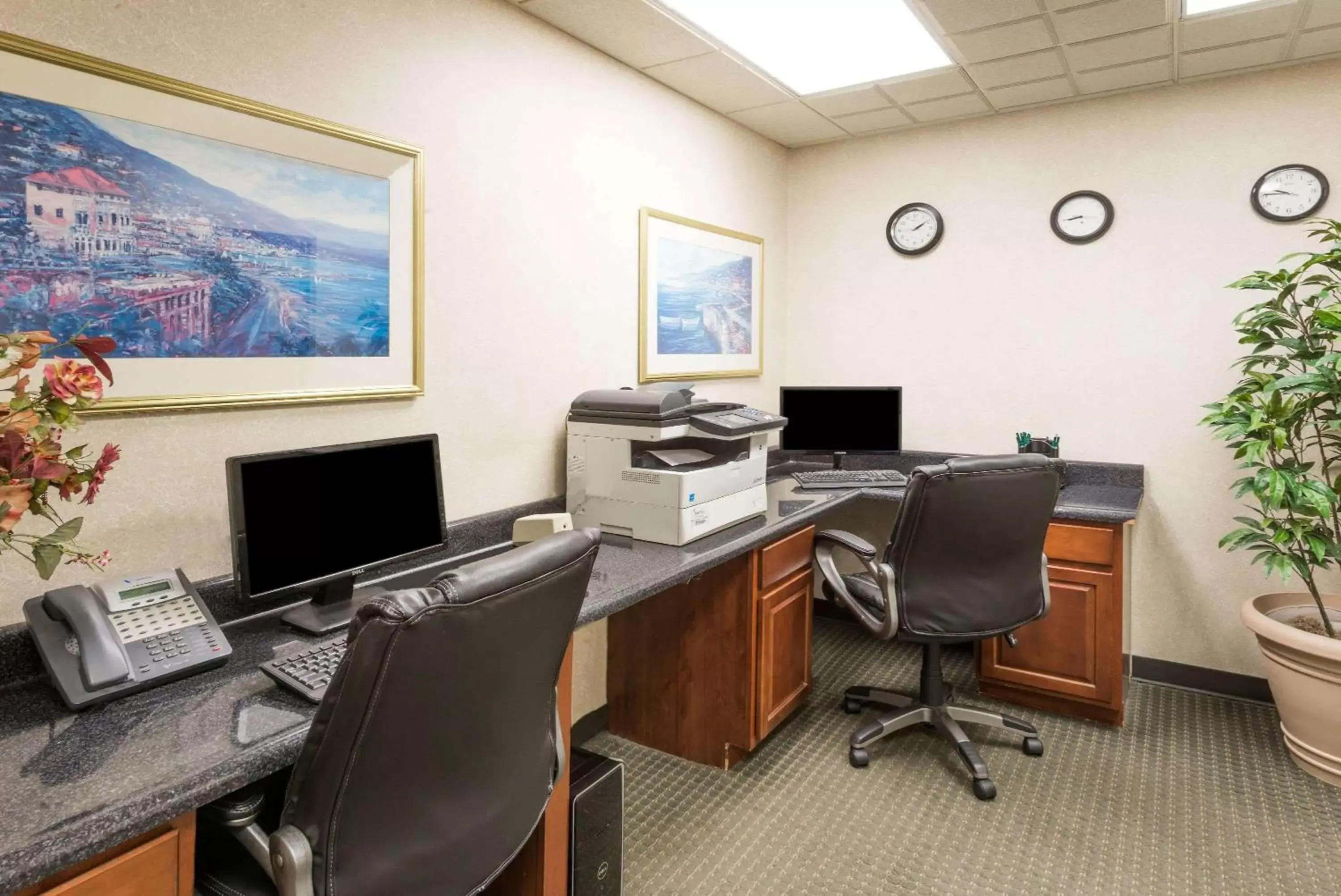 On site, Business Area/Conference Room in Wingate by Wyndham Airport - Rockville Road