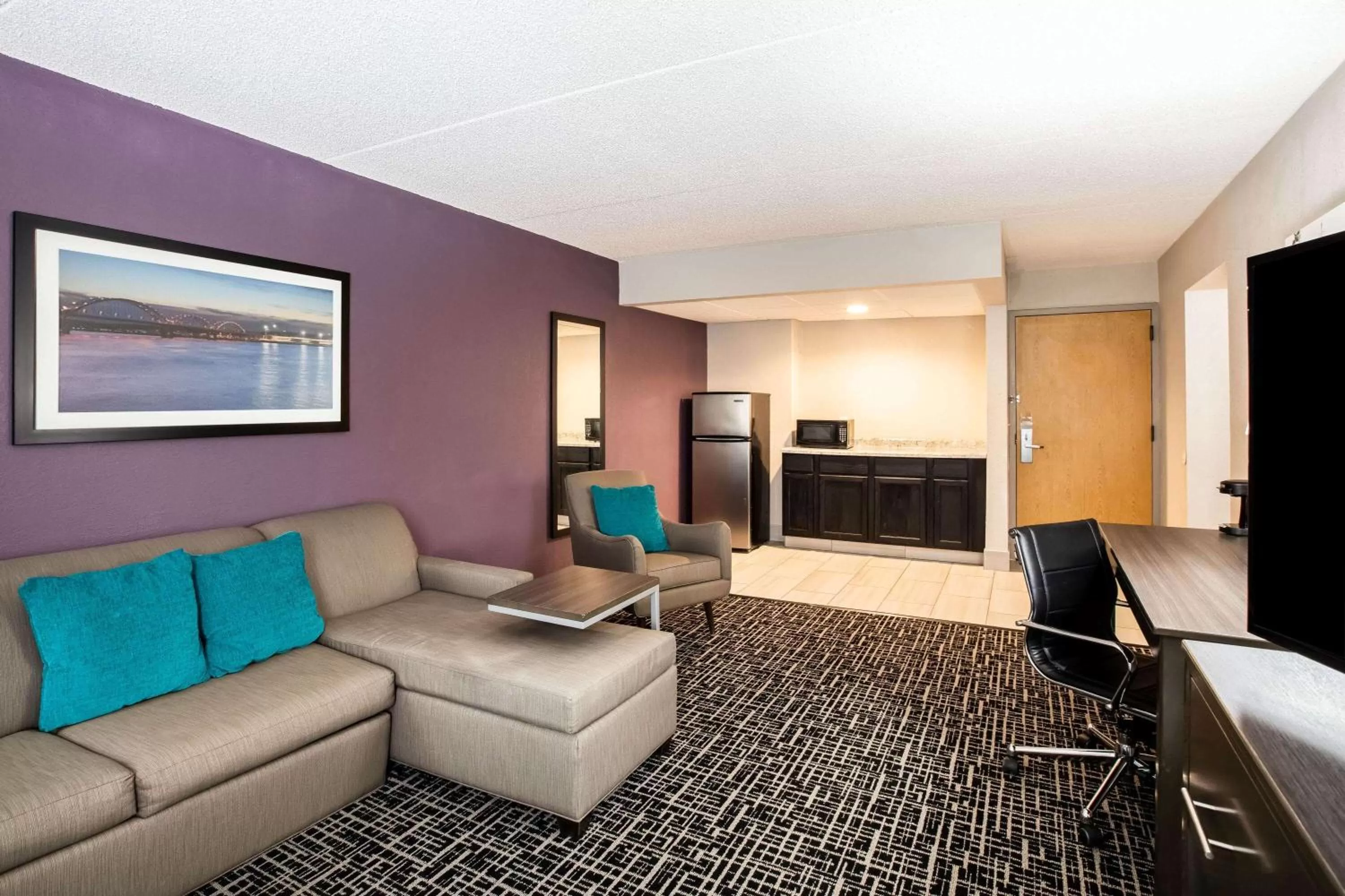 Photo of the whole room in La Quinta Inn by Wyndham Davenport & Conference Center