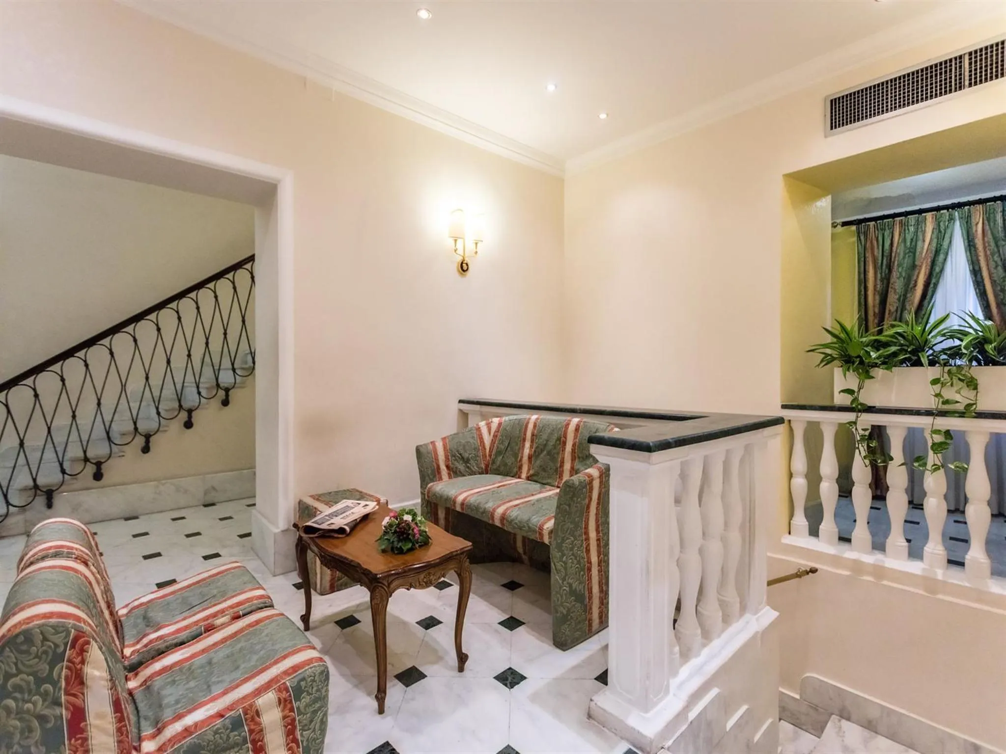 Lobby or reception in Raeli Hotel Floridia