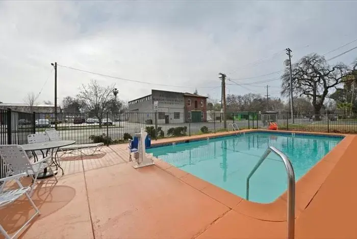 Swimming Pool in Americas Best Value Inn - Chico