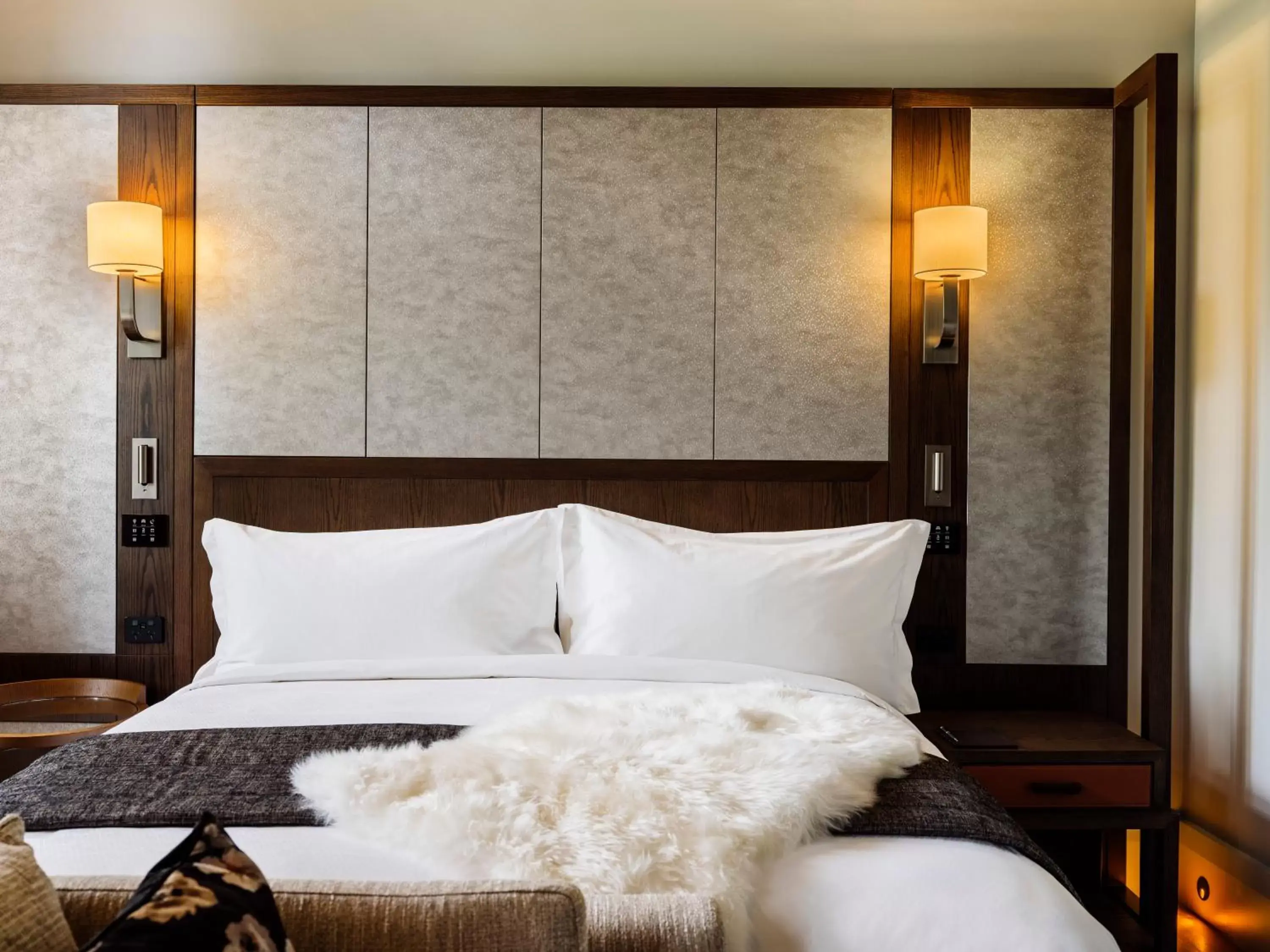 Bedroom, Bed in The Tasman, a Luxury Collection Hotel, Hobart