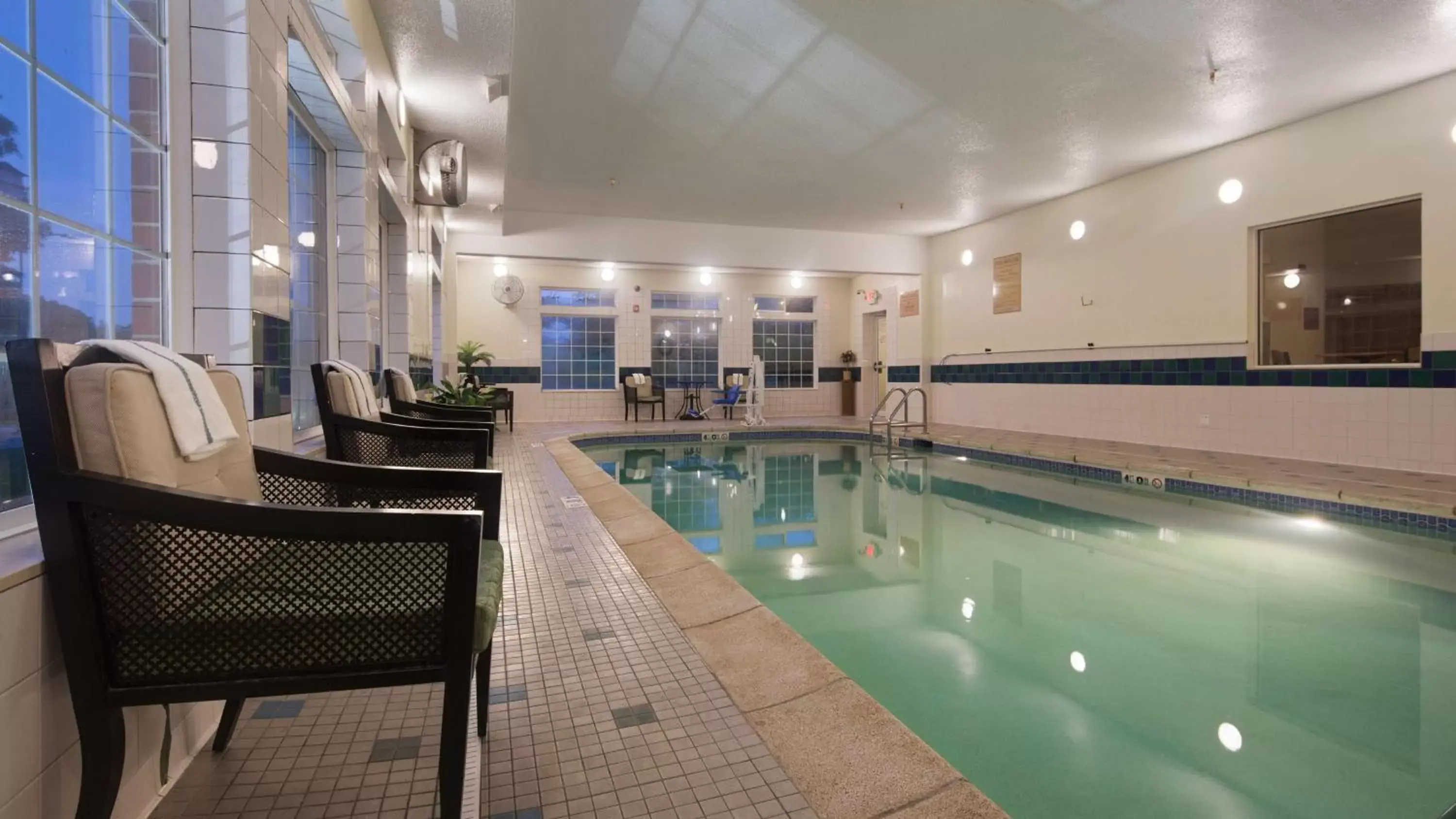 On site, Swimming Pool in Best Western Plus Des Moines West Inn & Suites