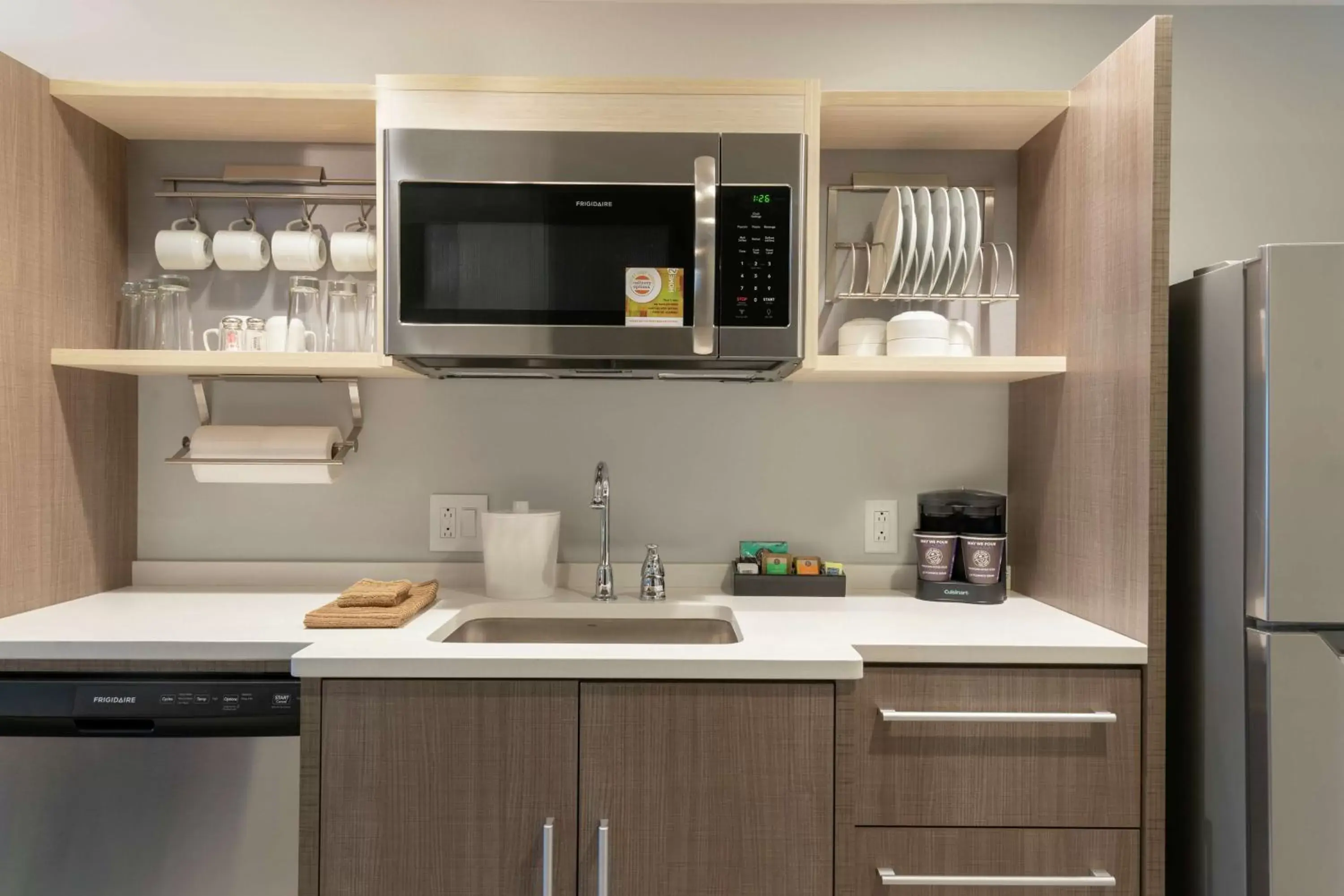 Kitchen or kitchenette, Kitchen/Kitchenette in Home2 Suites By Hilton Indianapolis Airport