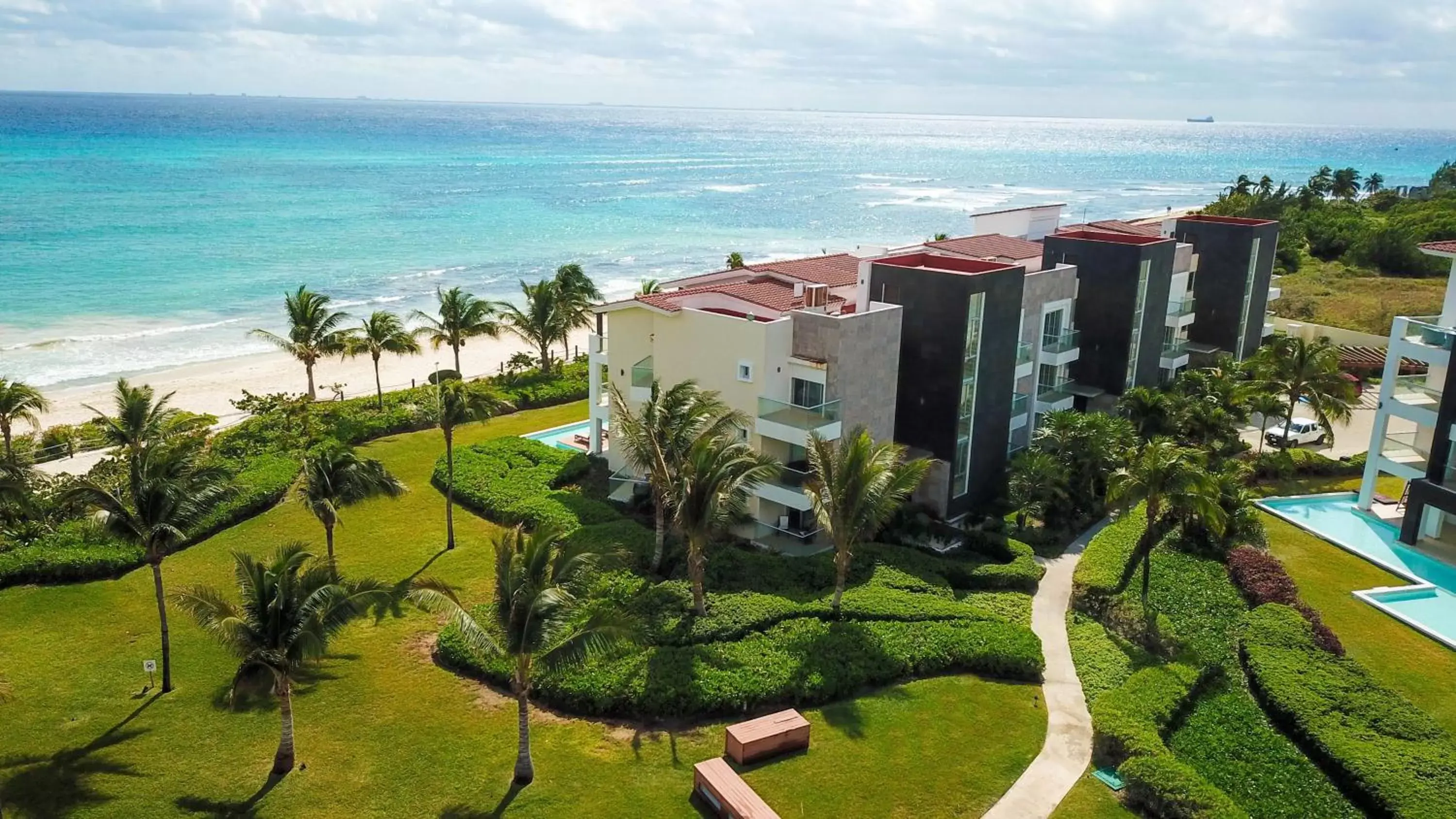 Bird's-eye View in Mareazul Beach Front Condos At playa del Carmen