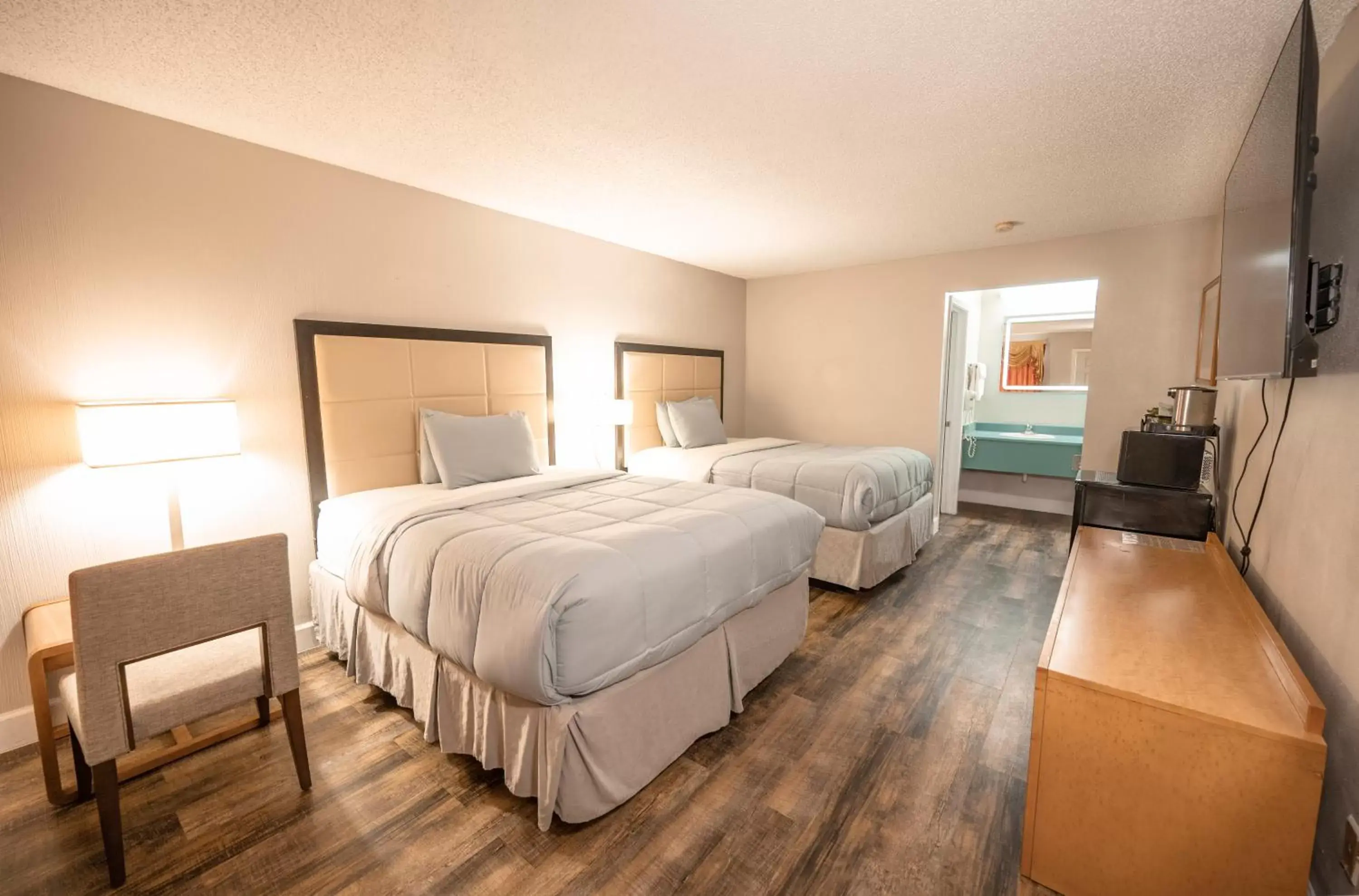 Bedroom in RIVER OAK INN