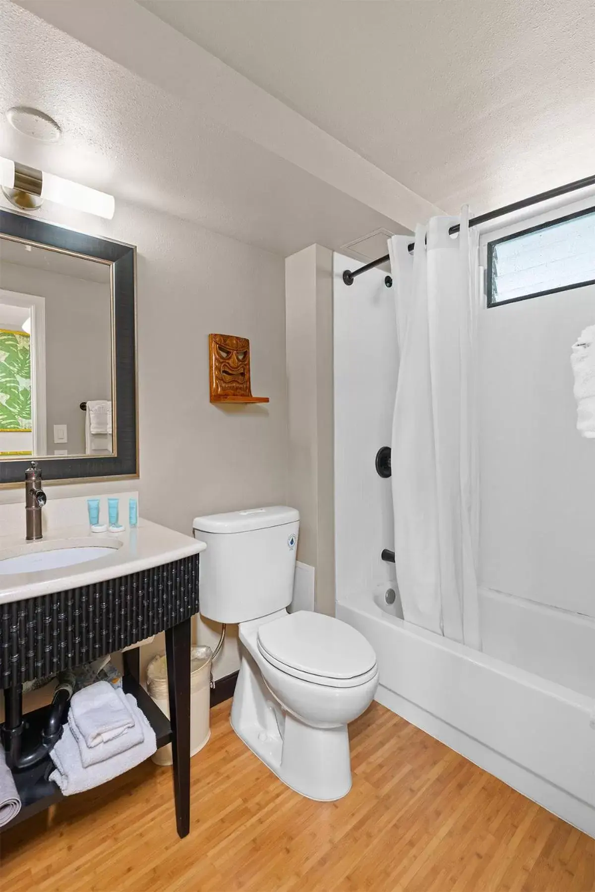 Bathroom in Castle Bamboo Waikiki Hotel