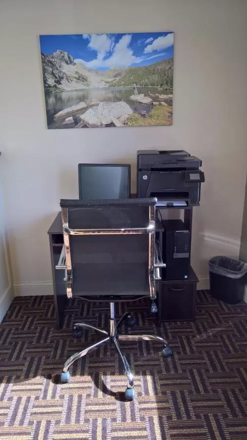 Business facilities in Super 8 by Wyndham Dillon