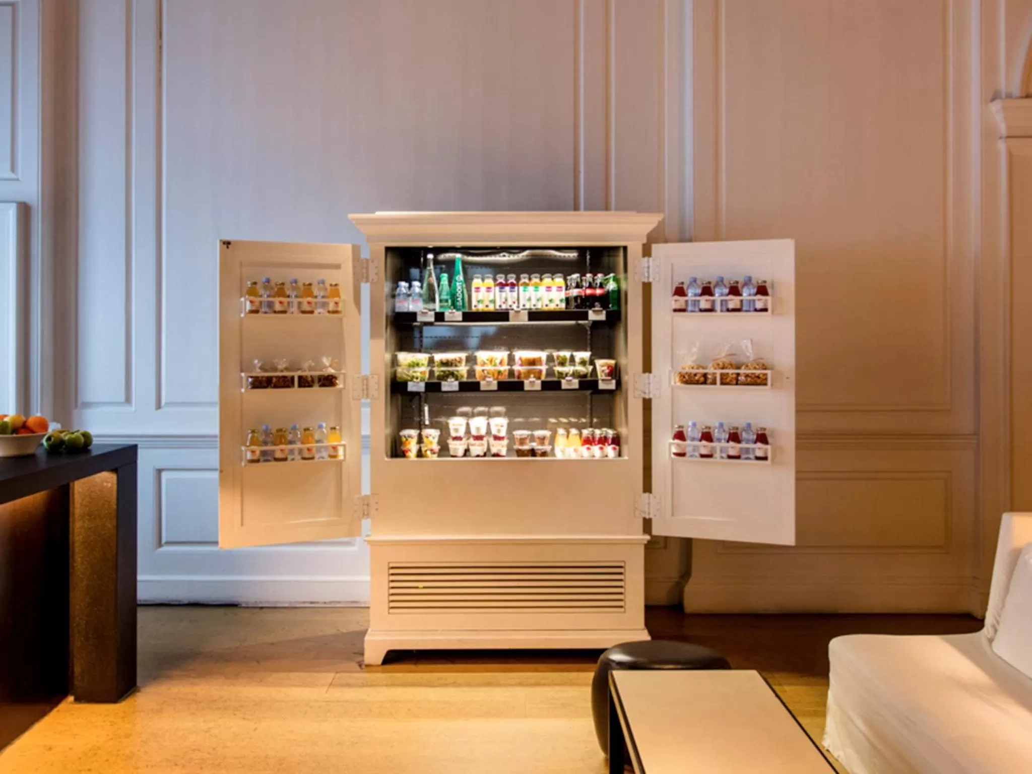 Restaurant/places to eat in Ambassador Chicago, part of JdV by Hyatt