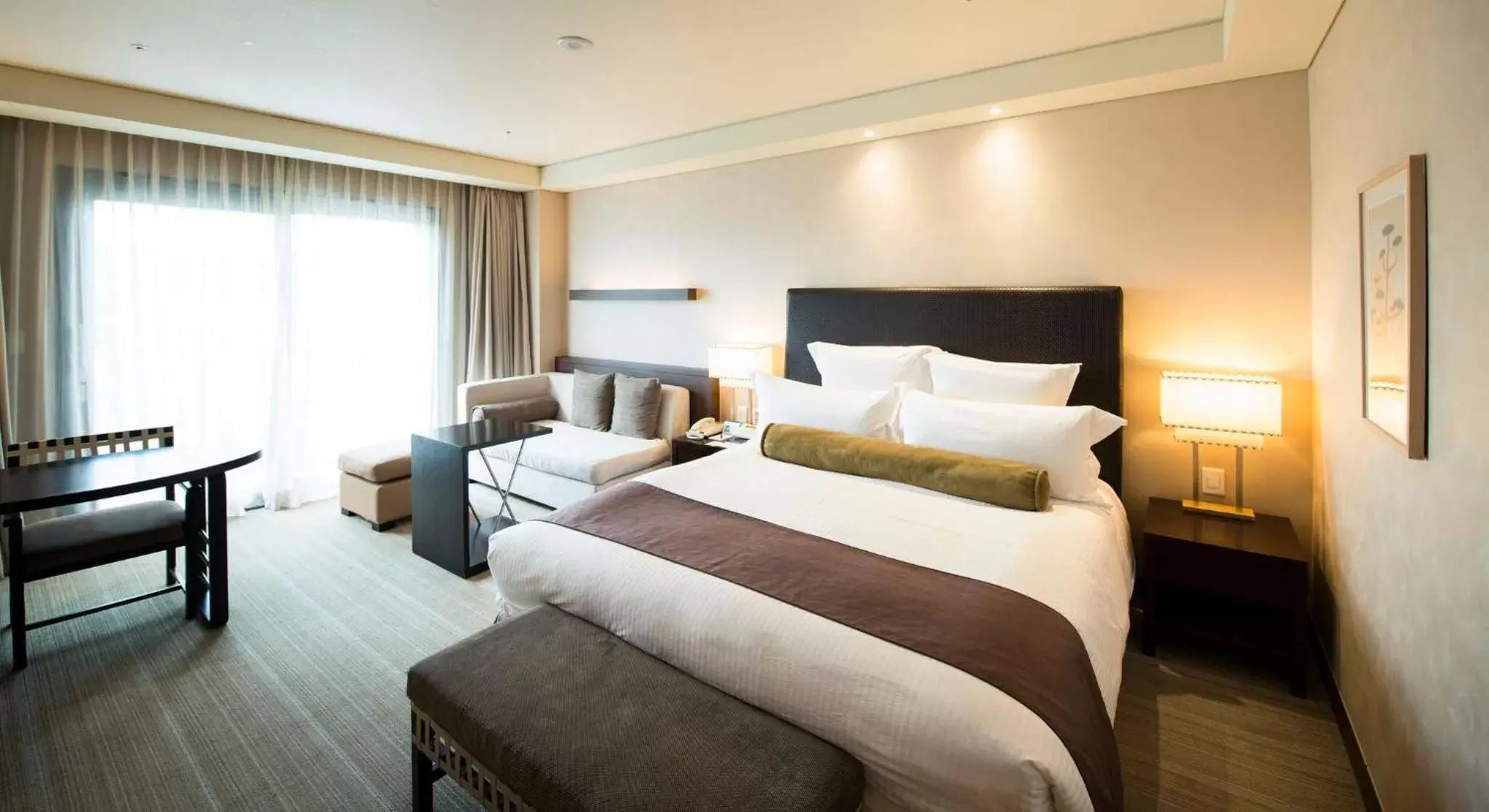 Photo of the whole room, Bed in Intercontinental Alpensia Pyeongchang Resort, an IHG Hotel