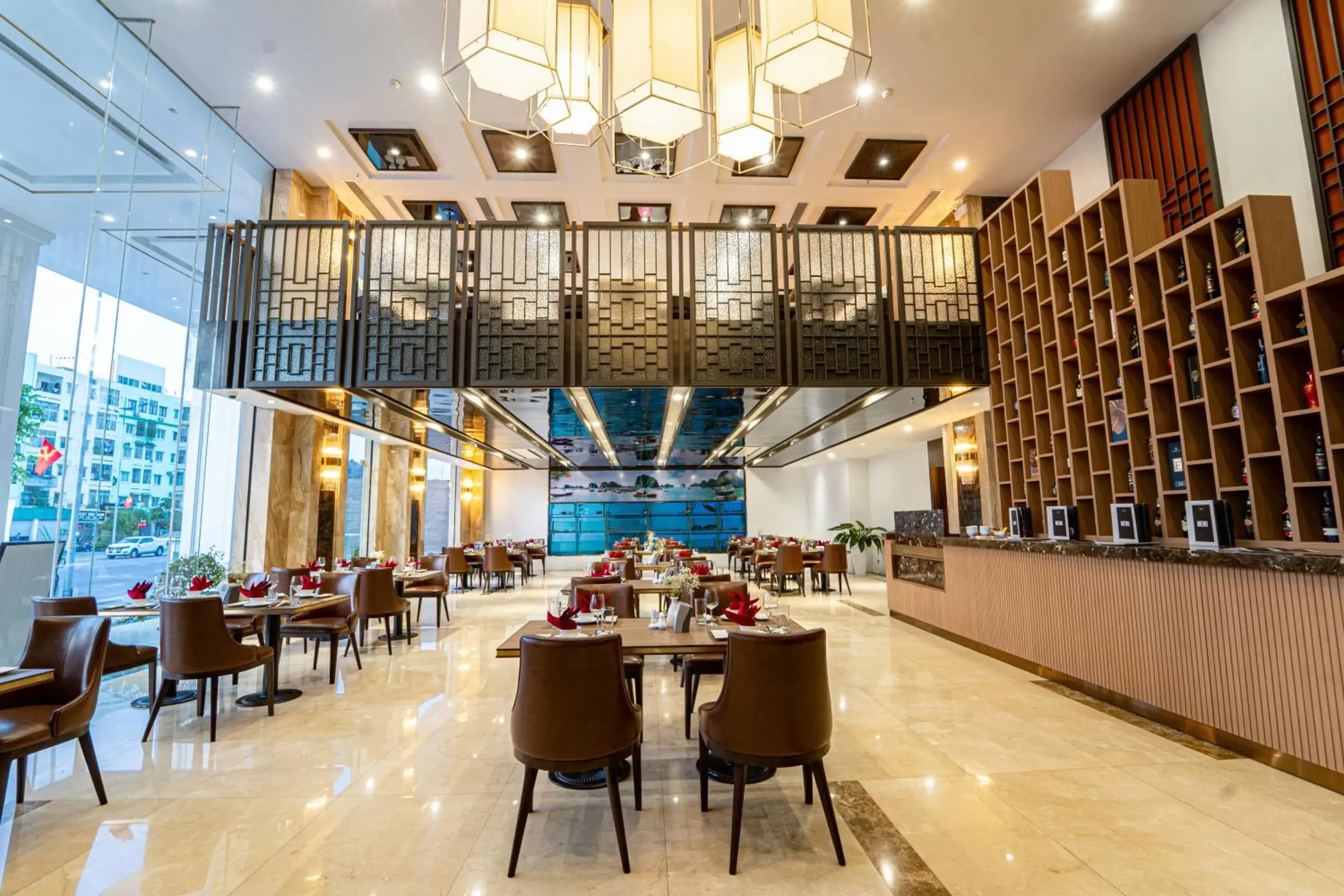 Restaurant/places to eat in Paddington Hotel Halong Bayview Restaurant/places to eat in Paddington Hotel Halong Bayview