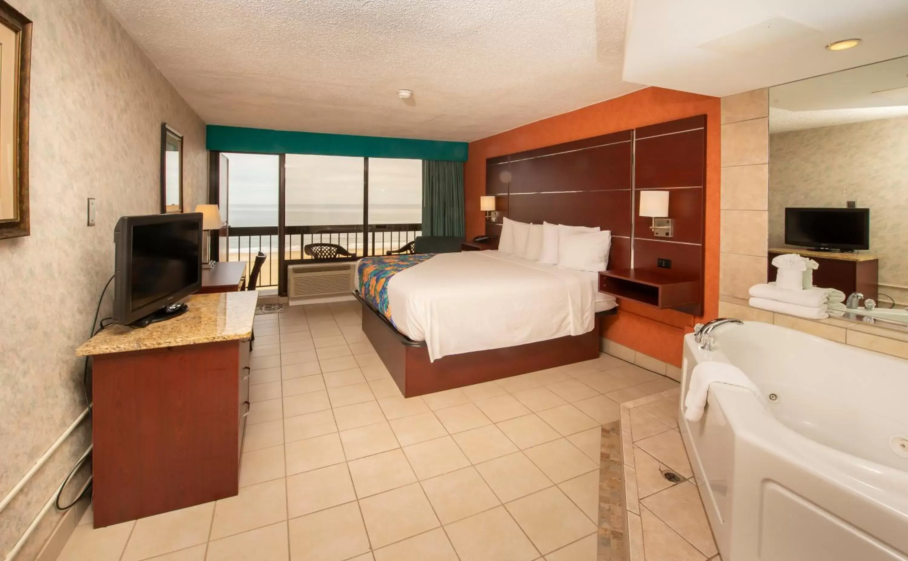 Photo of the whole room, Bed in The Breakers Resort Inn Photo of the whole room, Bed in The Breakers Resort Inn