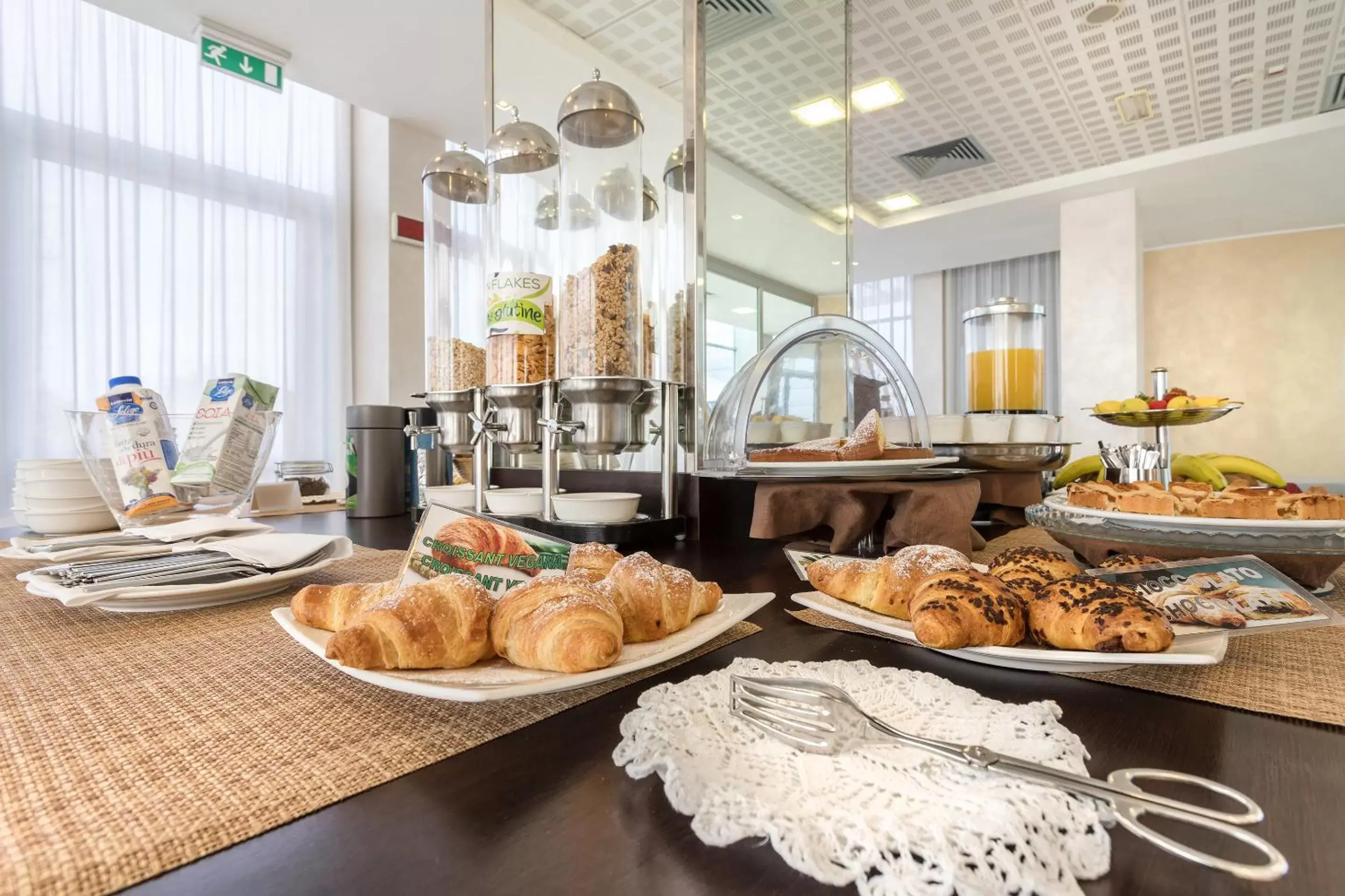 Food and drinks, Breakfast in B&B HOTEL Park Hotel Cassano