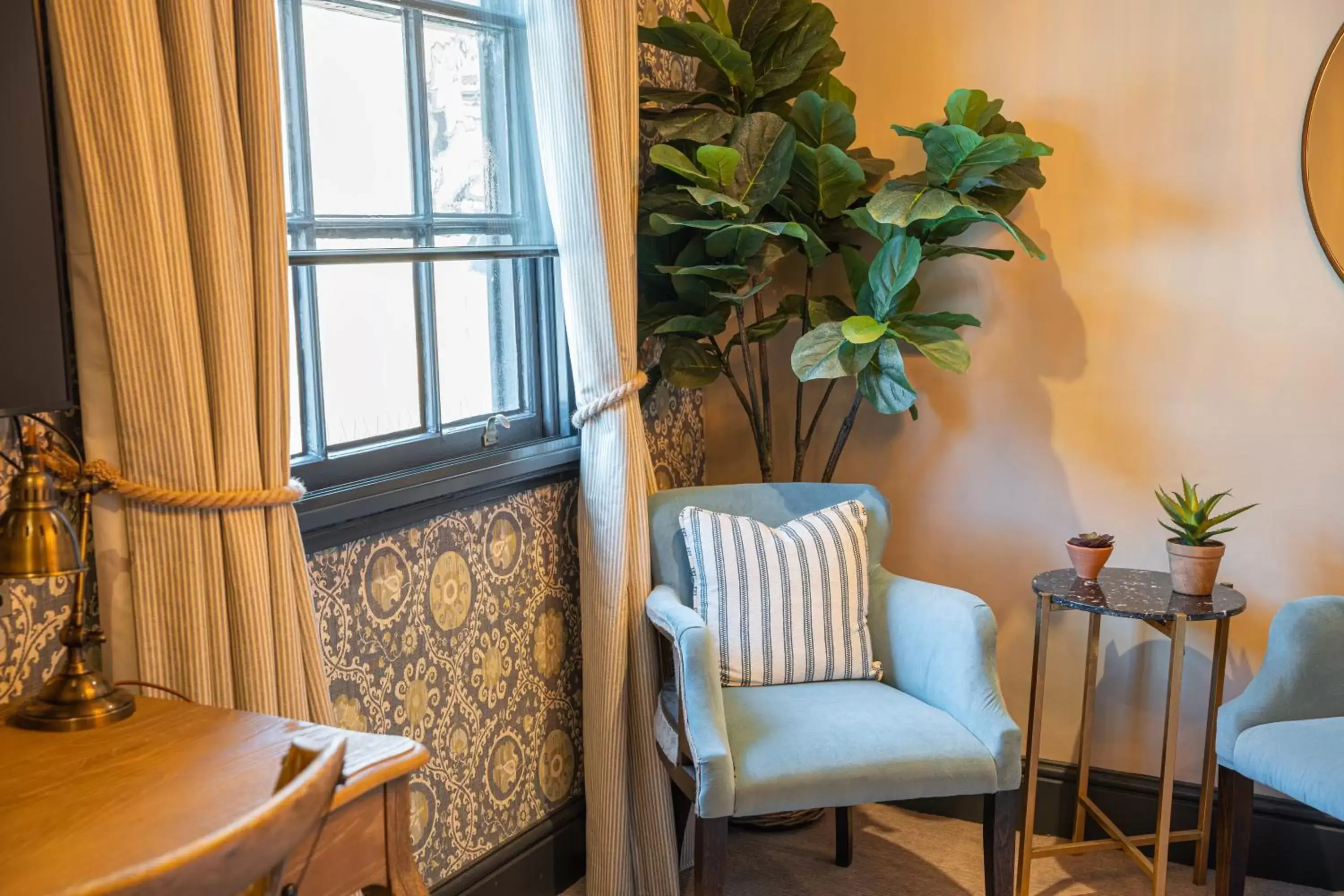 Seating Area in Salisbury Arms Hotel