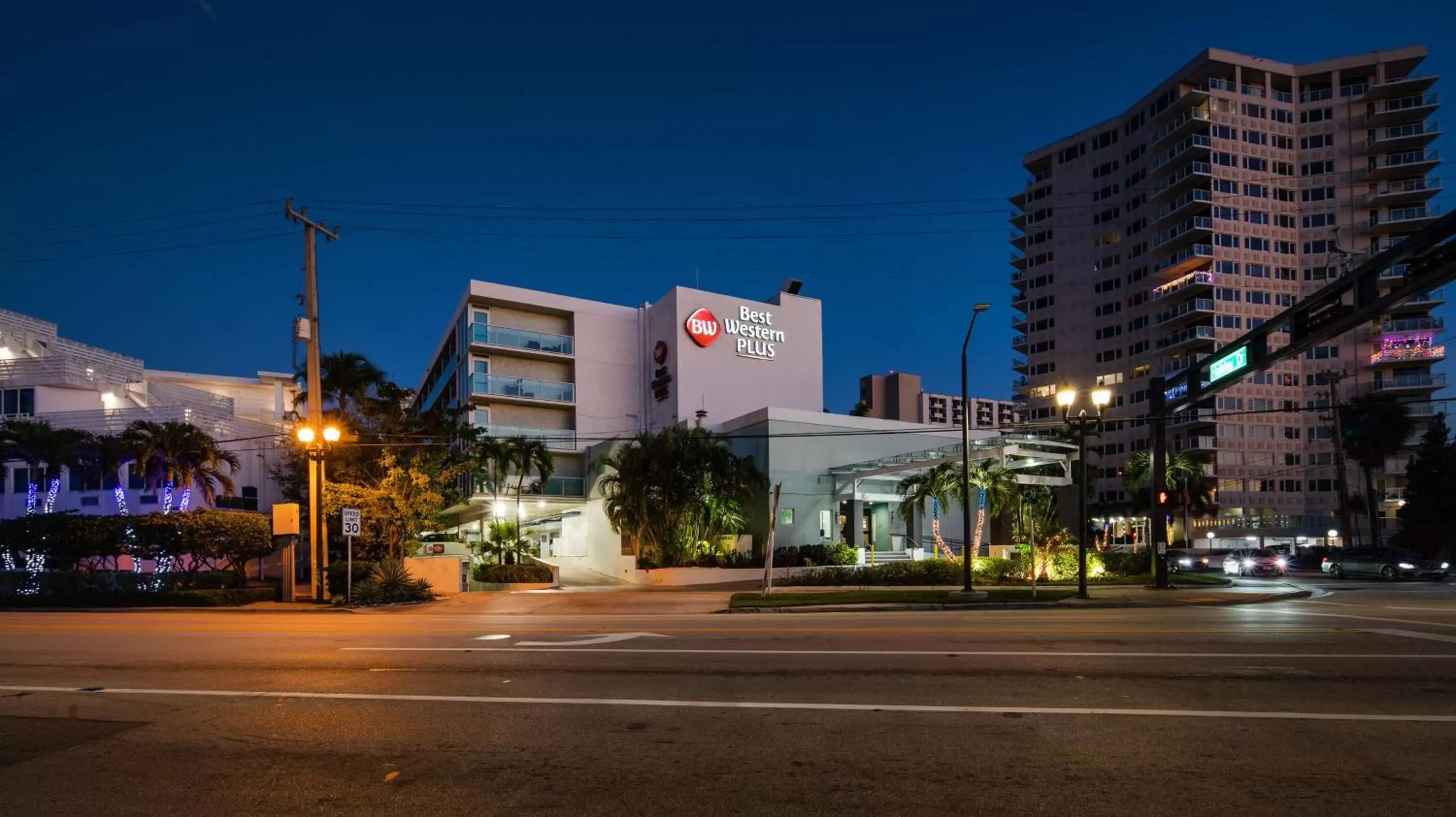 Property building in Best Western Plus Oceanside Inn