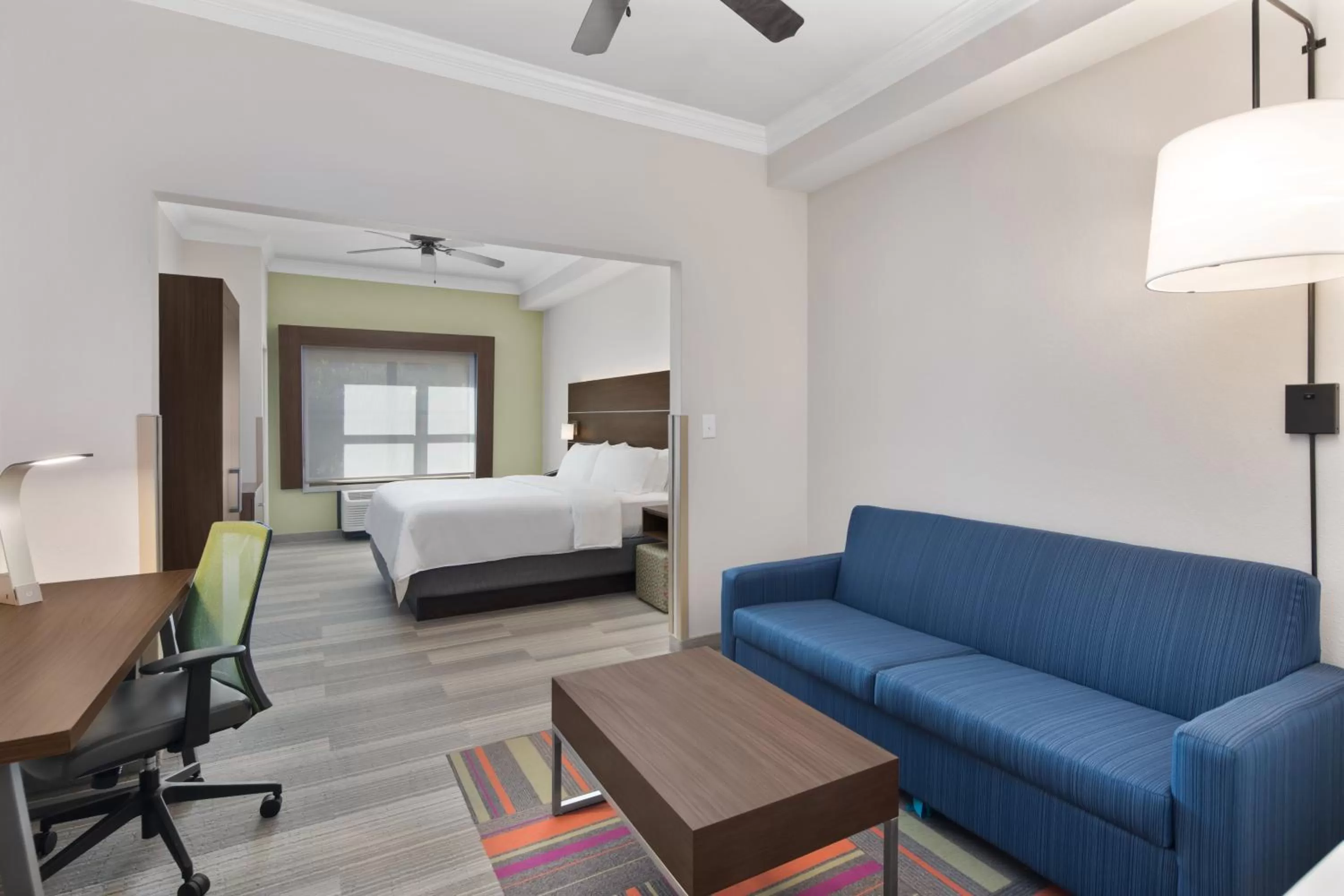 Photo of the whole room, Bed in Holiday Inn Express Hotel & Suites Byron by IHG