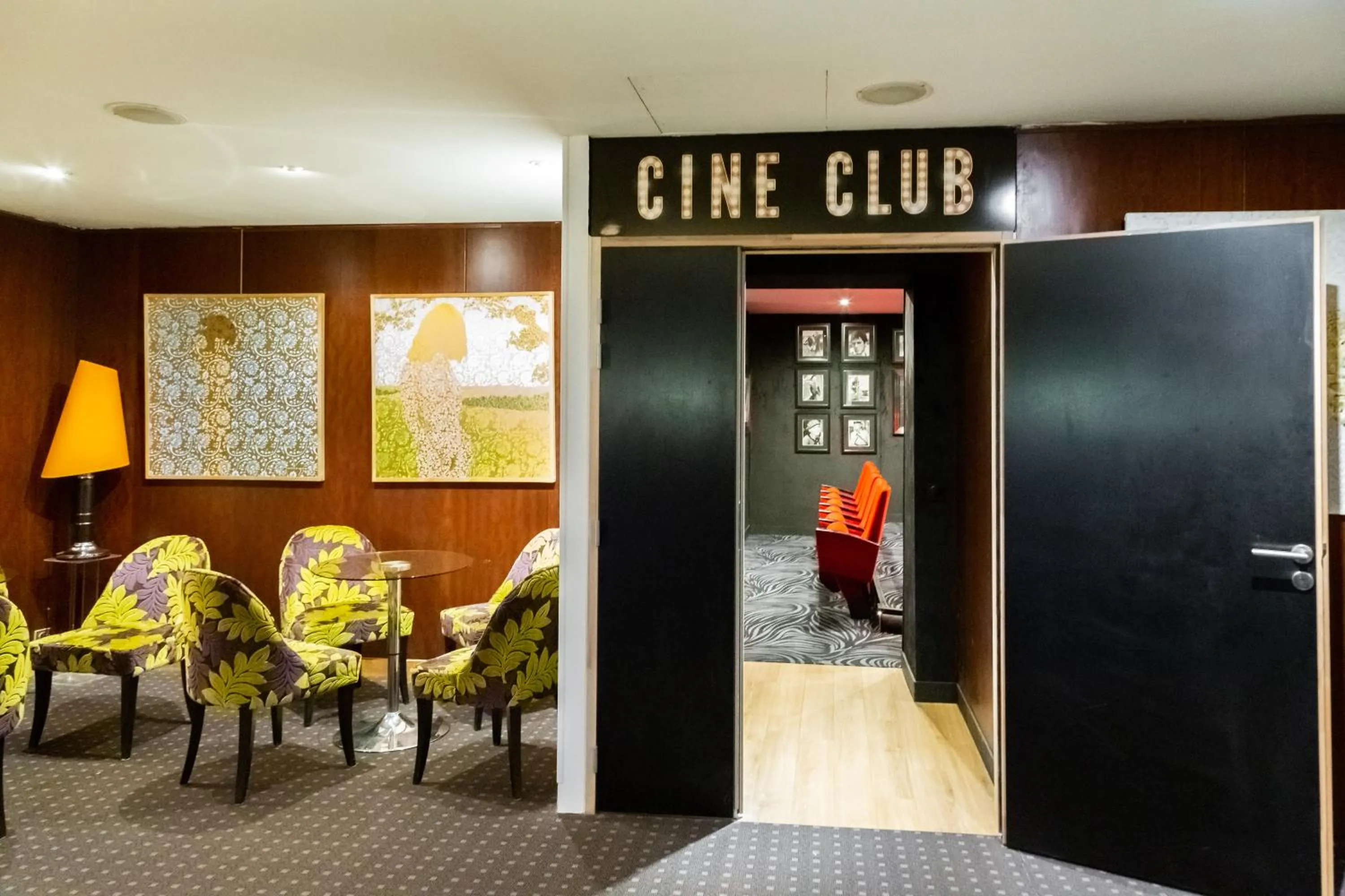 Entertainment in Domaine De La Corniche