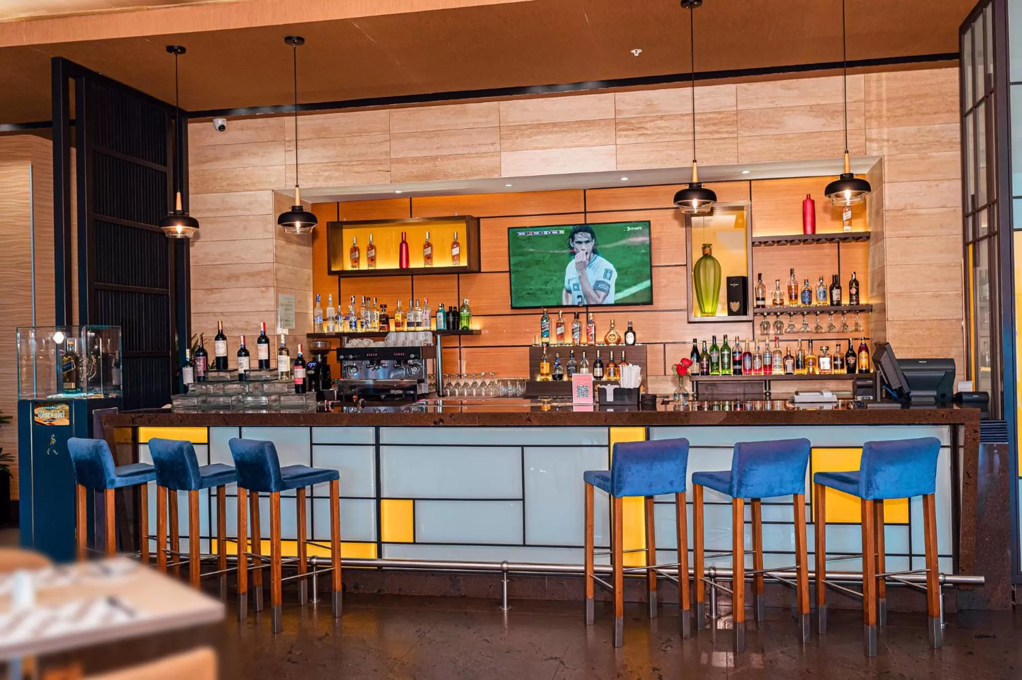 Lounge or bar in Holiday Inn Guayaquil Airport by IHG