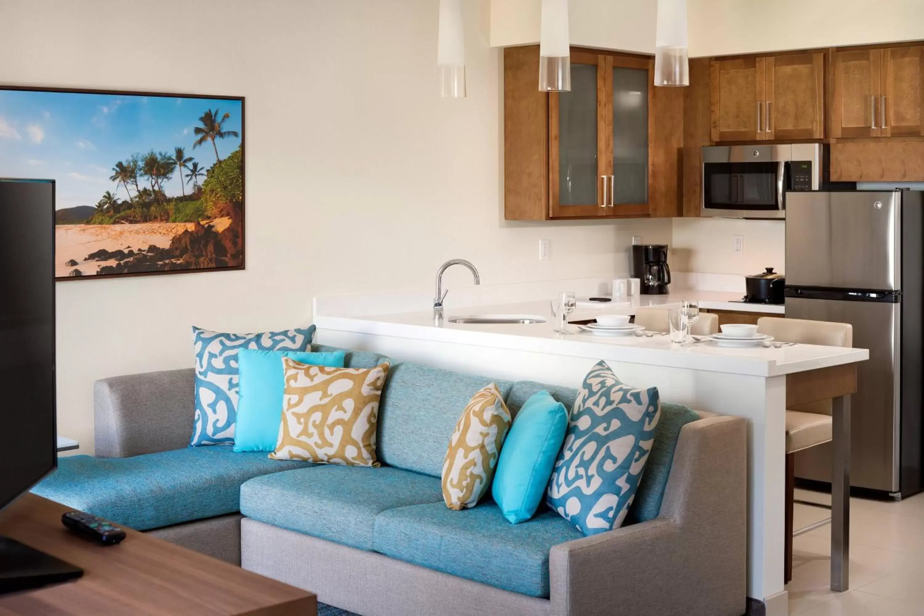 Kitchen or kitchenette, Seating Area in Residence Inn by Marriott Maui Wailea