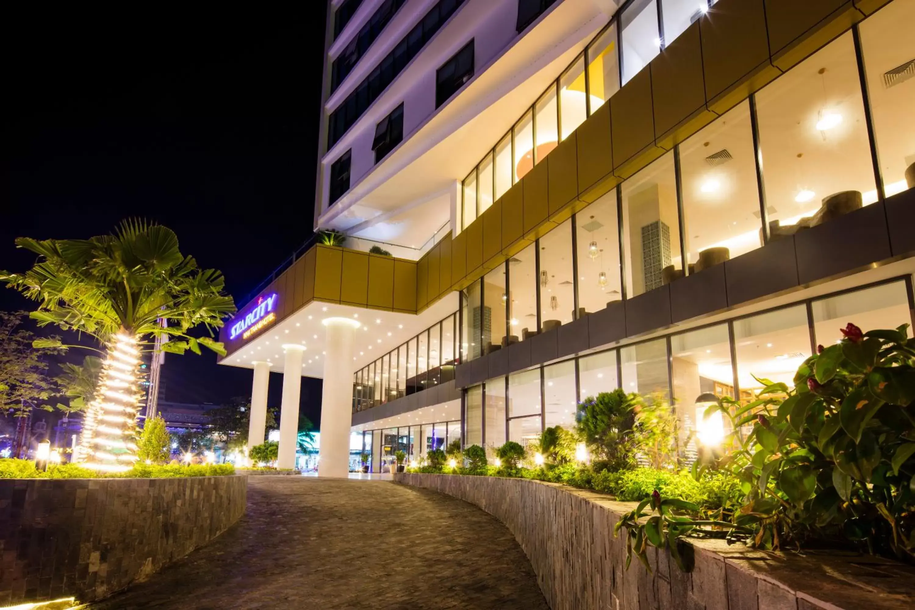 Facade/entrance, Property Building in Starcity Hotel & Condotel Beachfront Nha Trang