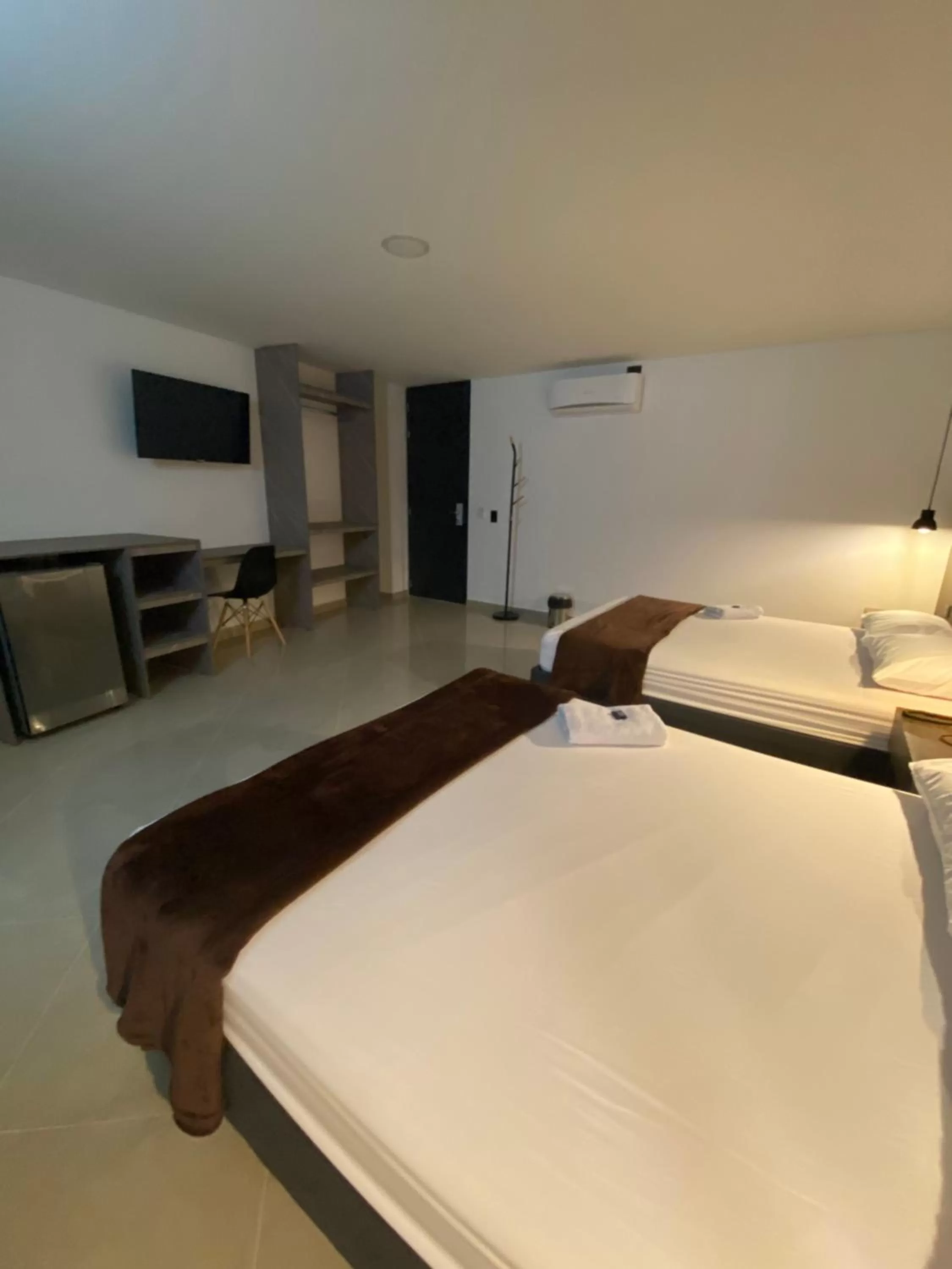 Bed in Hotel California City