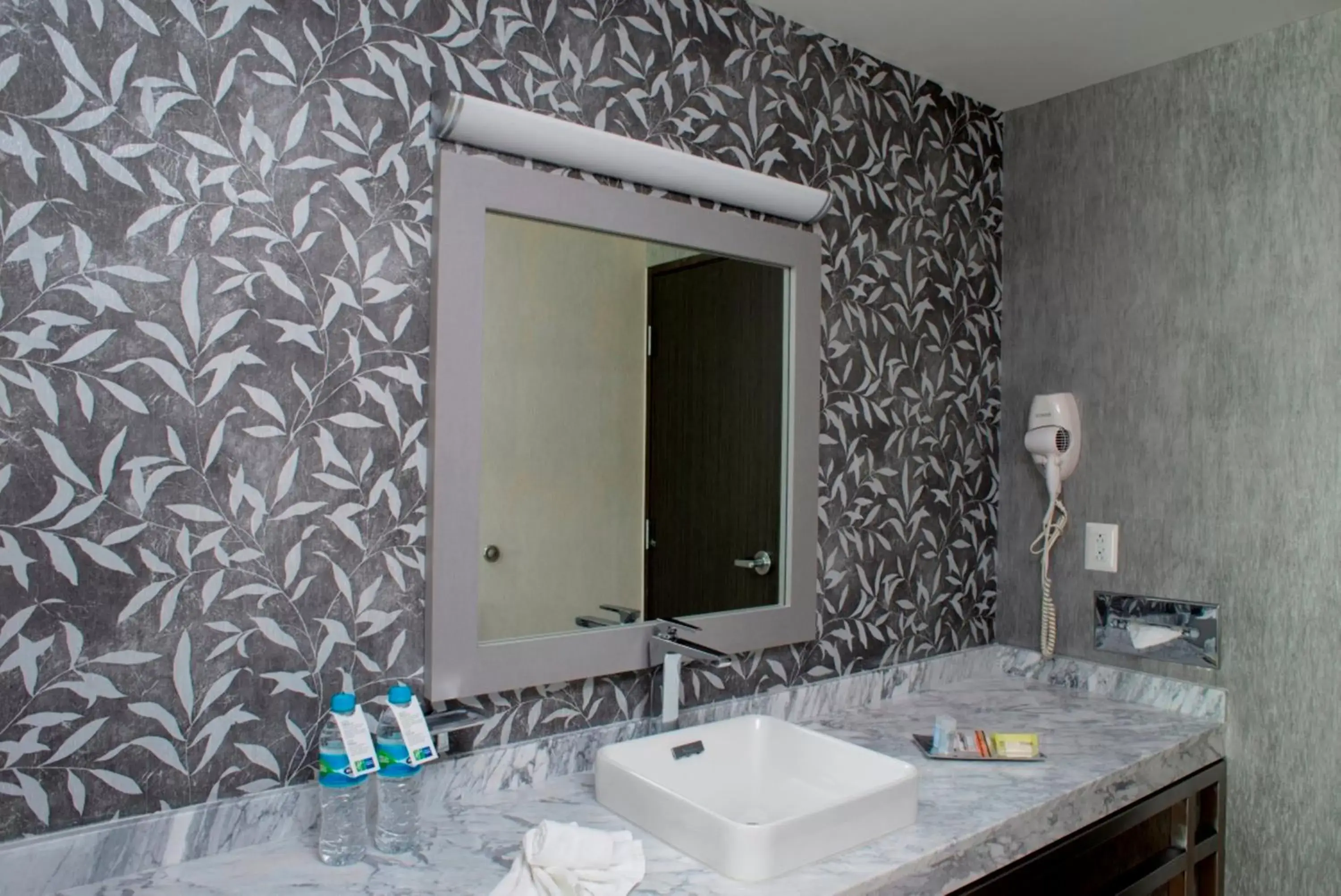 Bathroom in Holiday Inn Express & Suites Queretaro, an IHG Hotel