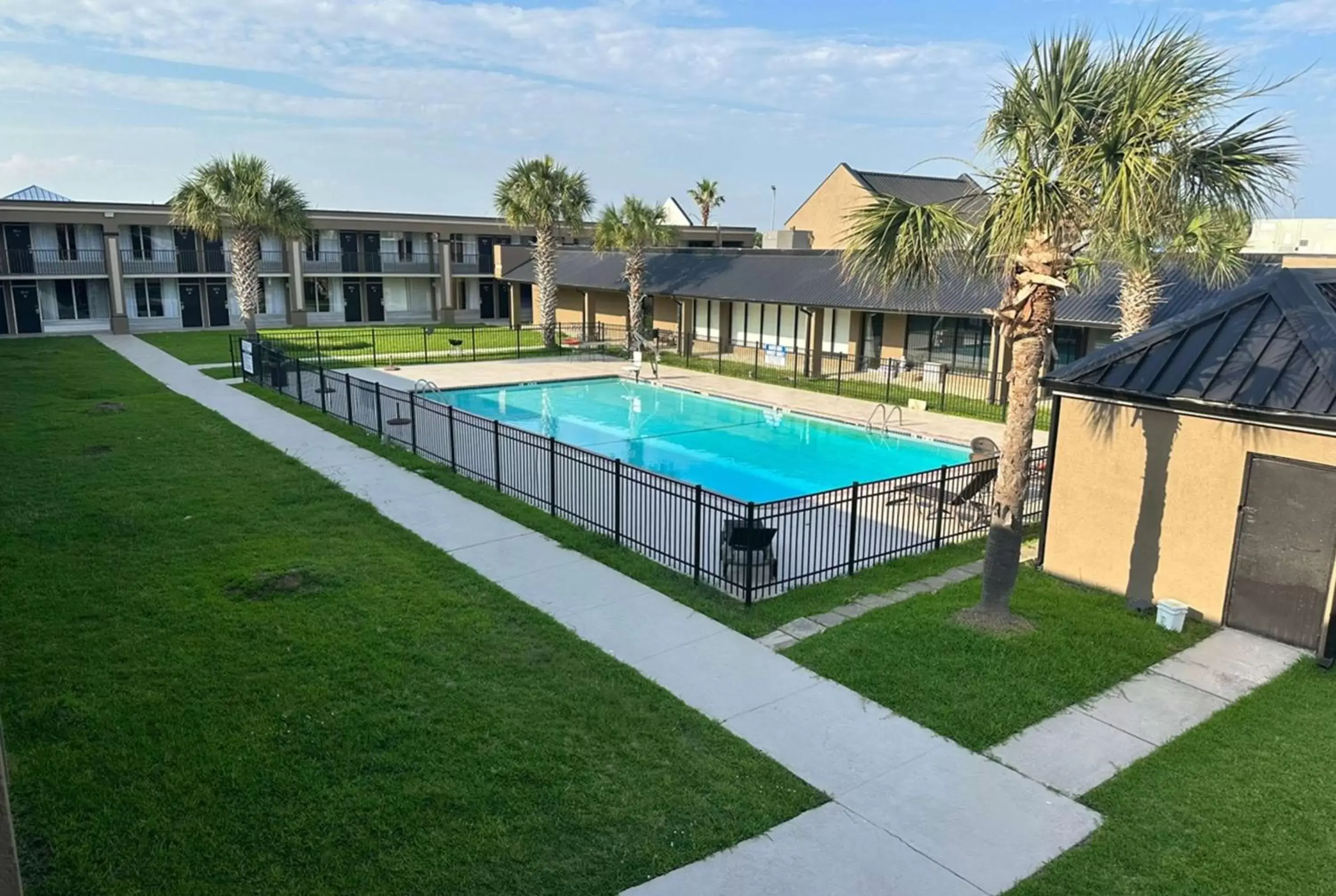 Pool view, Swimming Pool in Days Inn & Suites by Wyndham Jennings