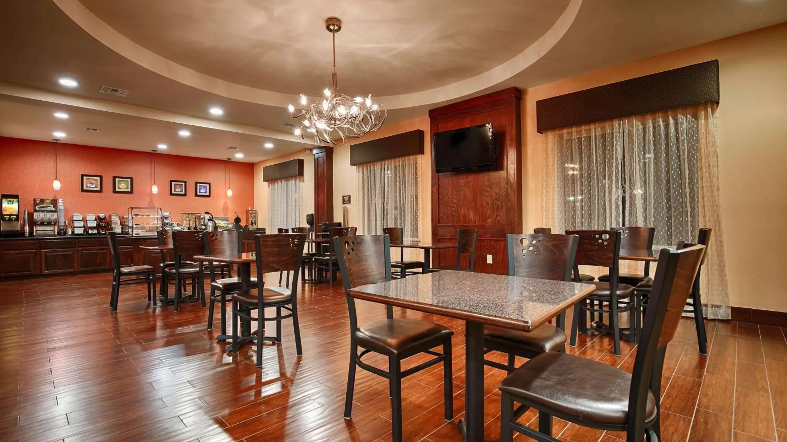 Restaurant/Places to Eat in Best Western Plus Goliad Inn & Suites