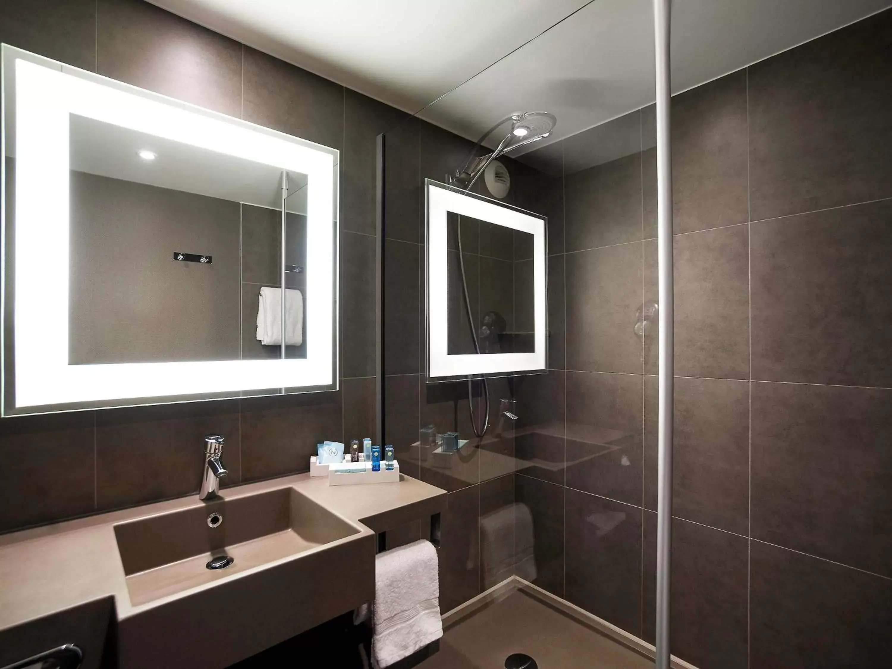 Photo of the whole room, Bathroom in Novotel Gent Centrum