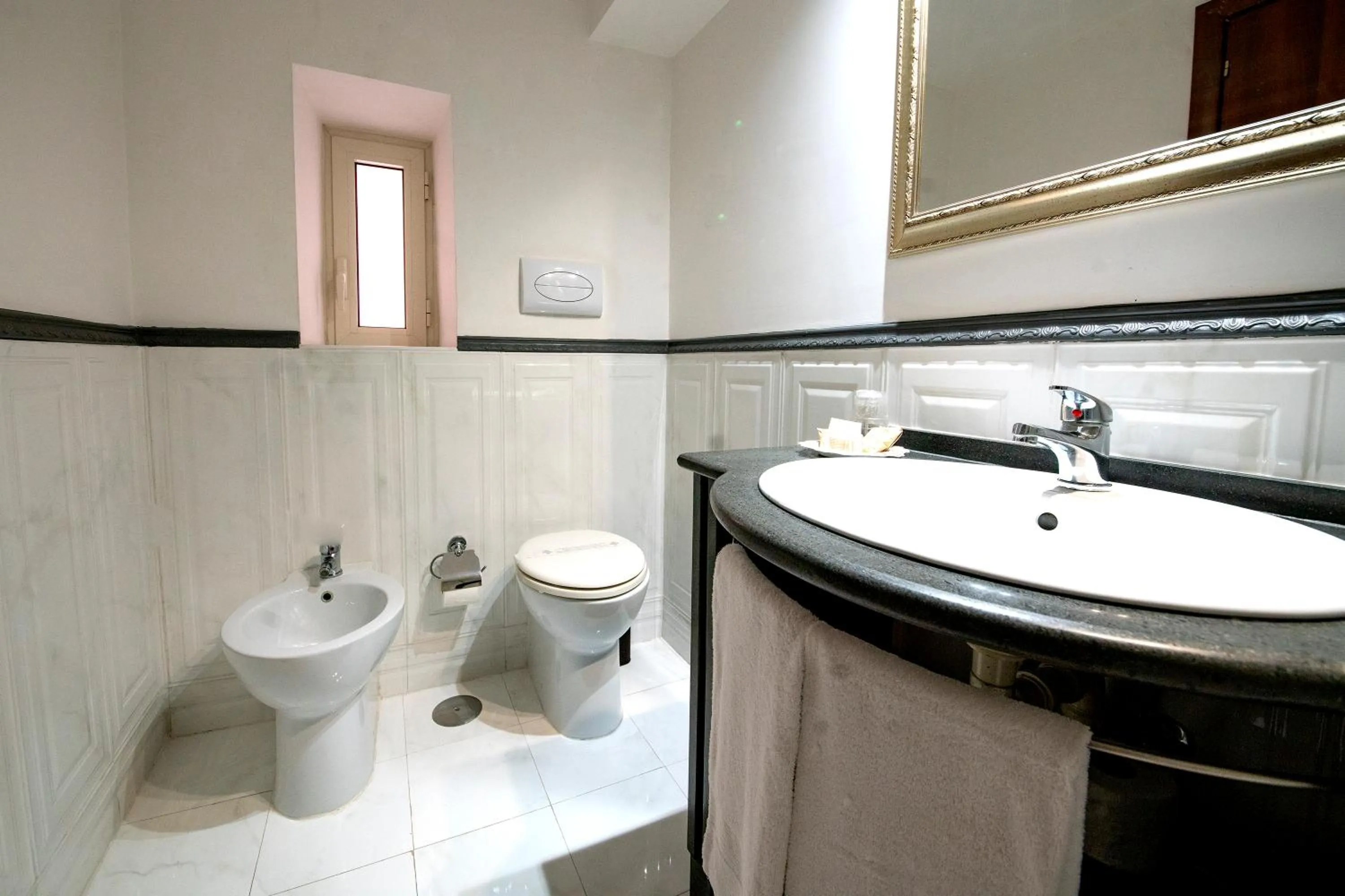 Bathroom in Hotel Lanfipe Palace