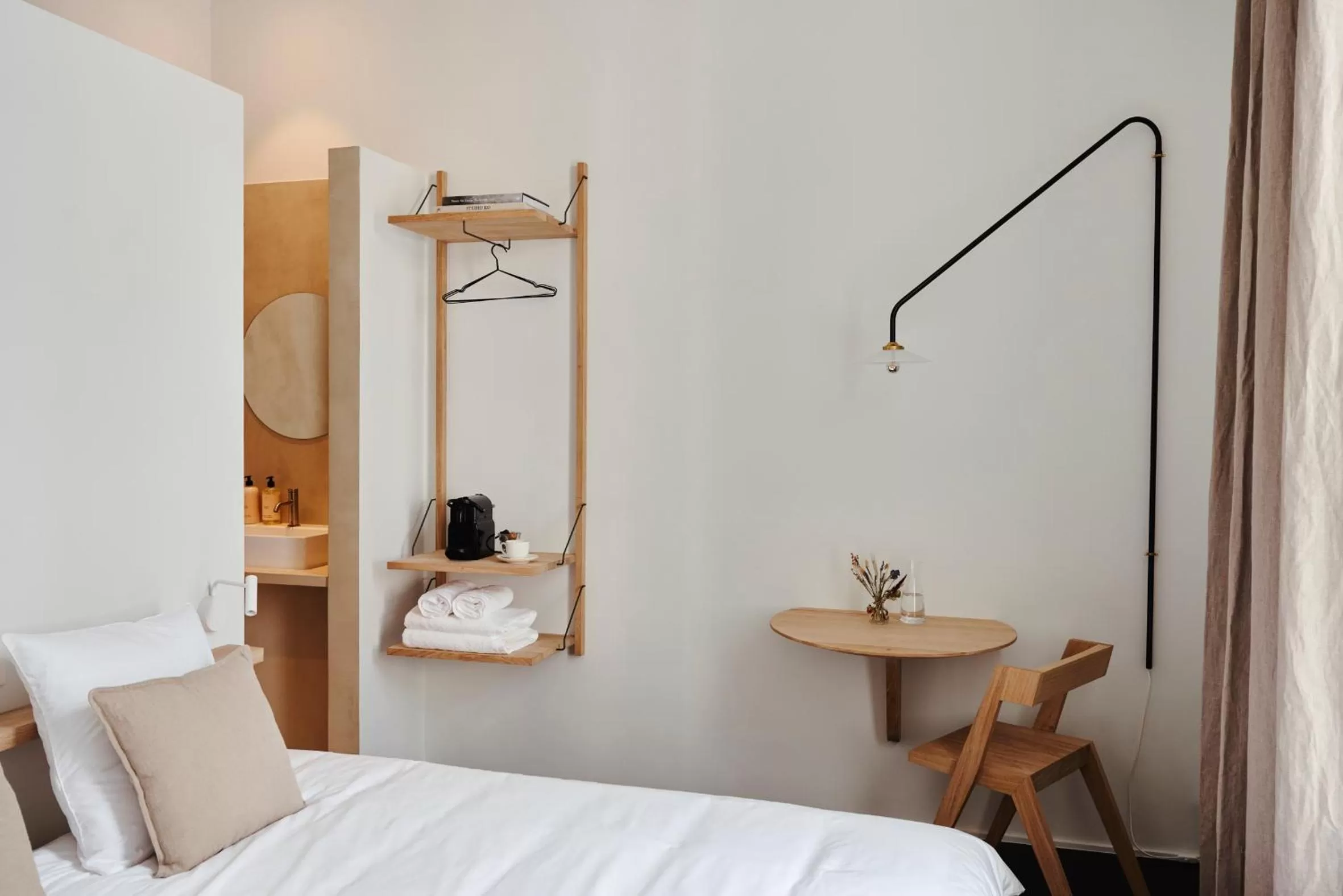 Double Room with Private Bathroom in Edgar Guesthouse