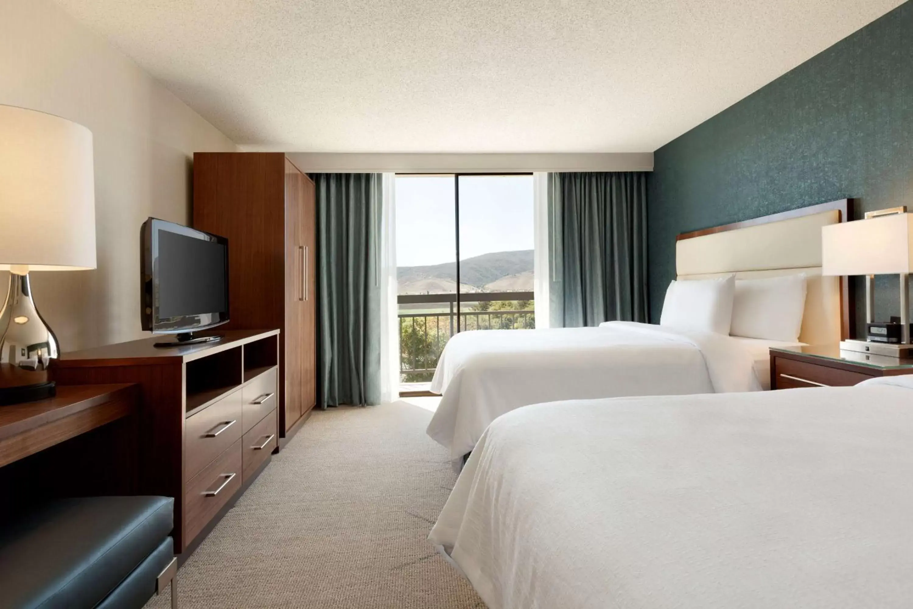 Bed, TV/Entertainment Center in Embassy Suites San Luis Obispo