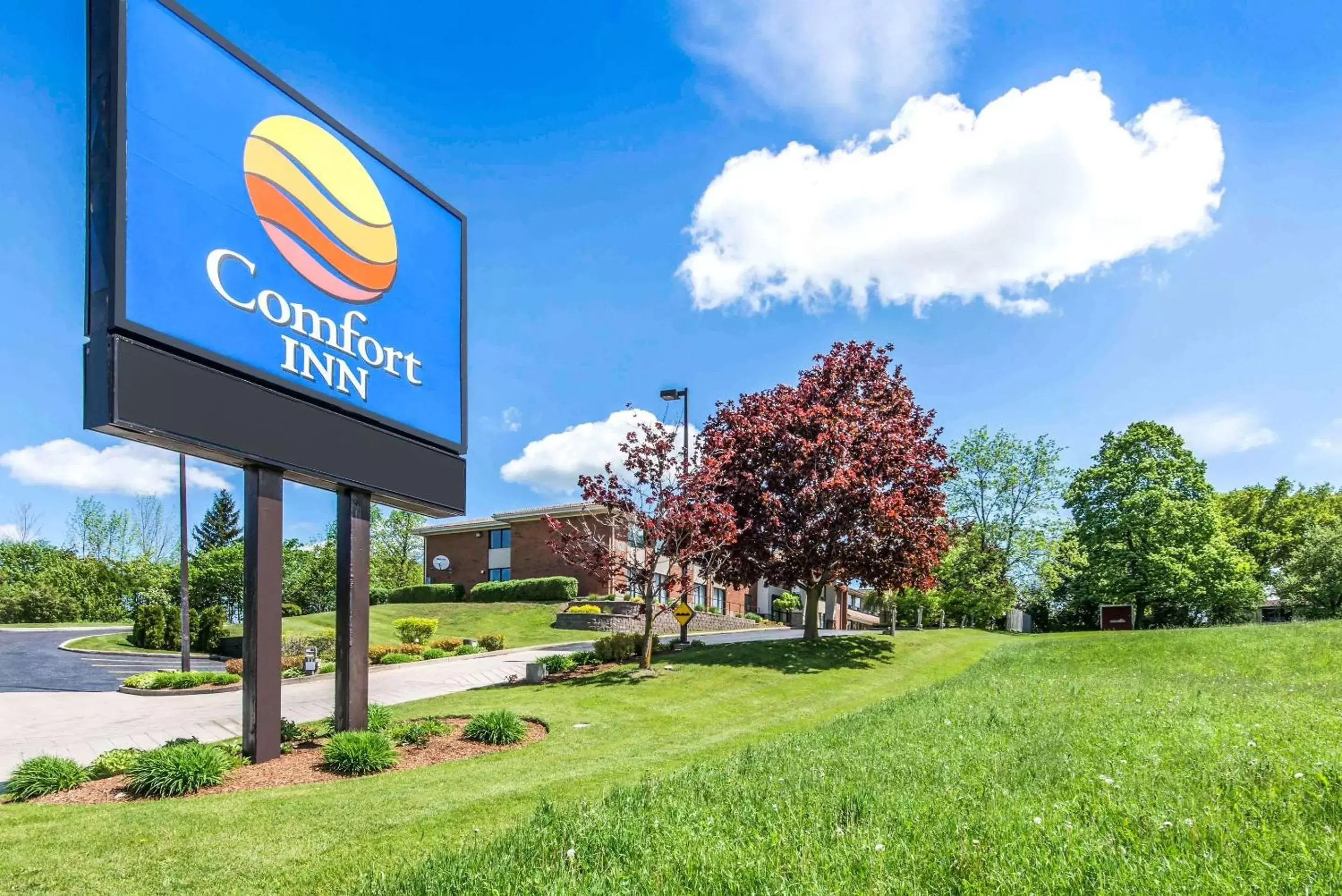 Property Building in Comfort Inn Owen Sound