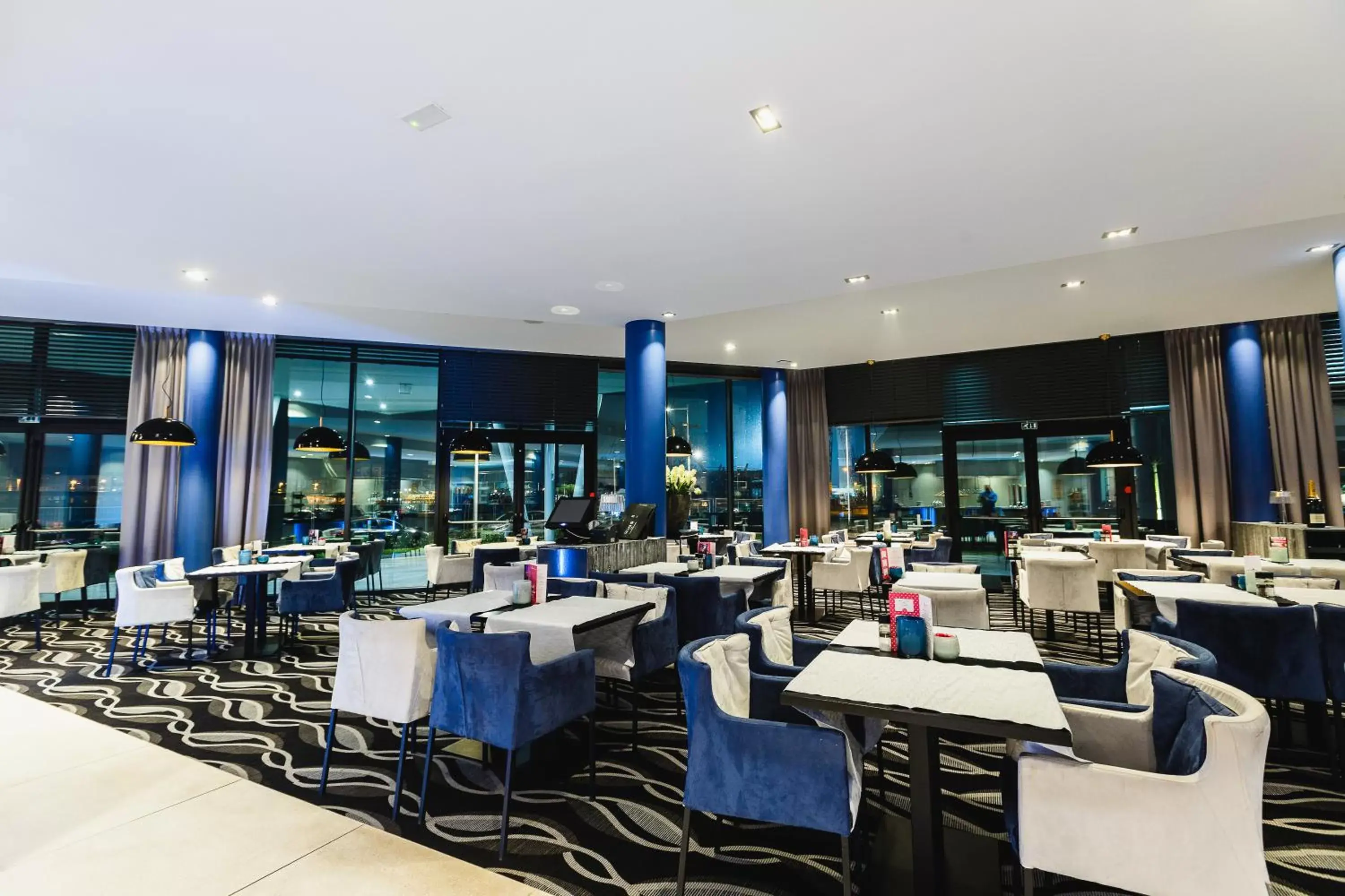Lounge or bar, Restaurant/Places to Eat in Van der Valk Hotel Mons Congres