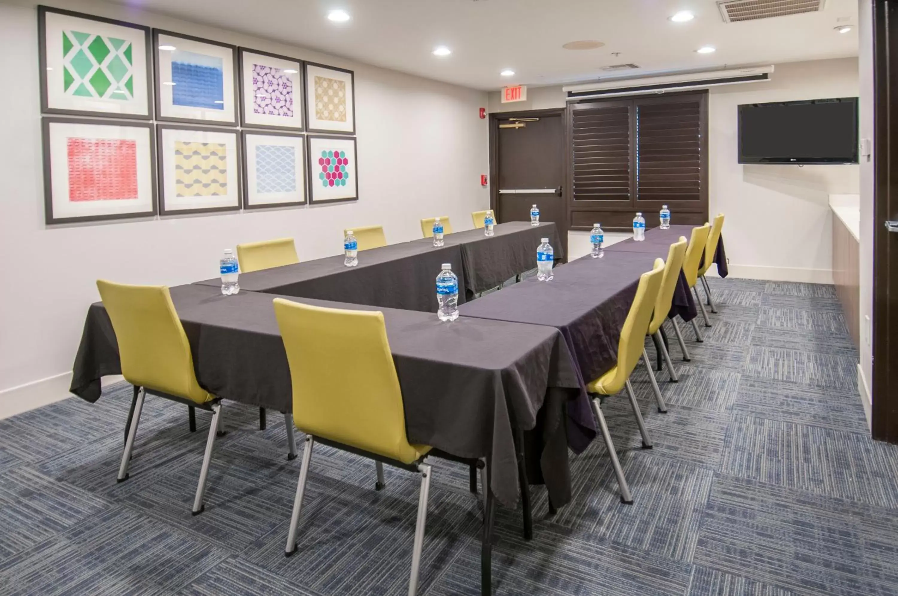 Meeting/conference room in Holiday Inn Express Hotel & Suites Dallas-North Tollway/North Plano, an IHG Hotel