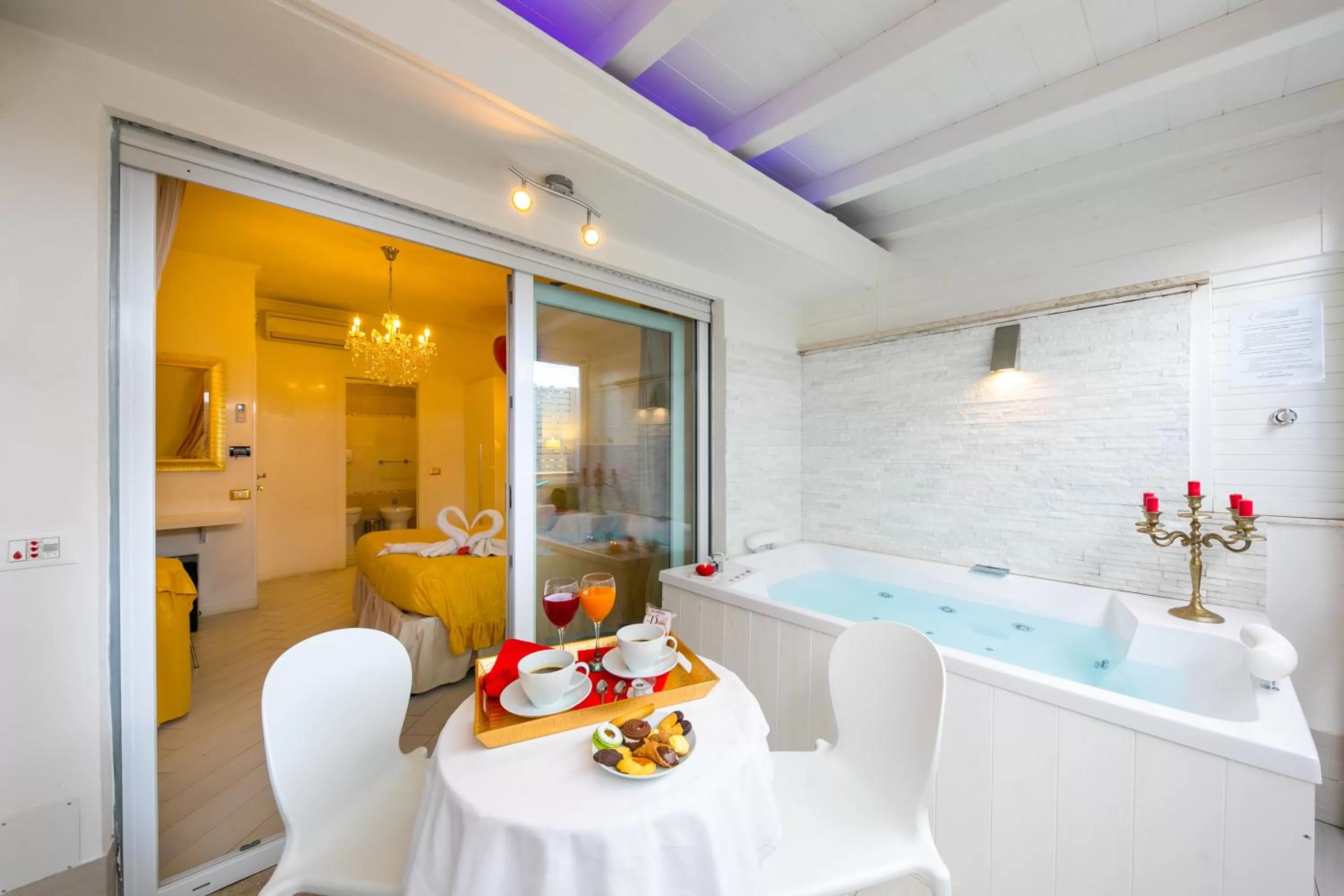 Photo of the whole room in Suites Roma Tiburtina