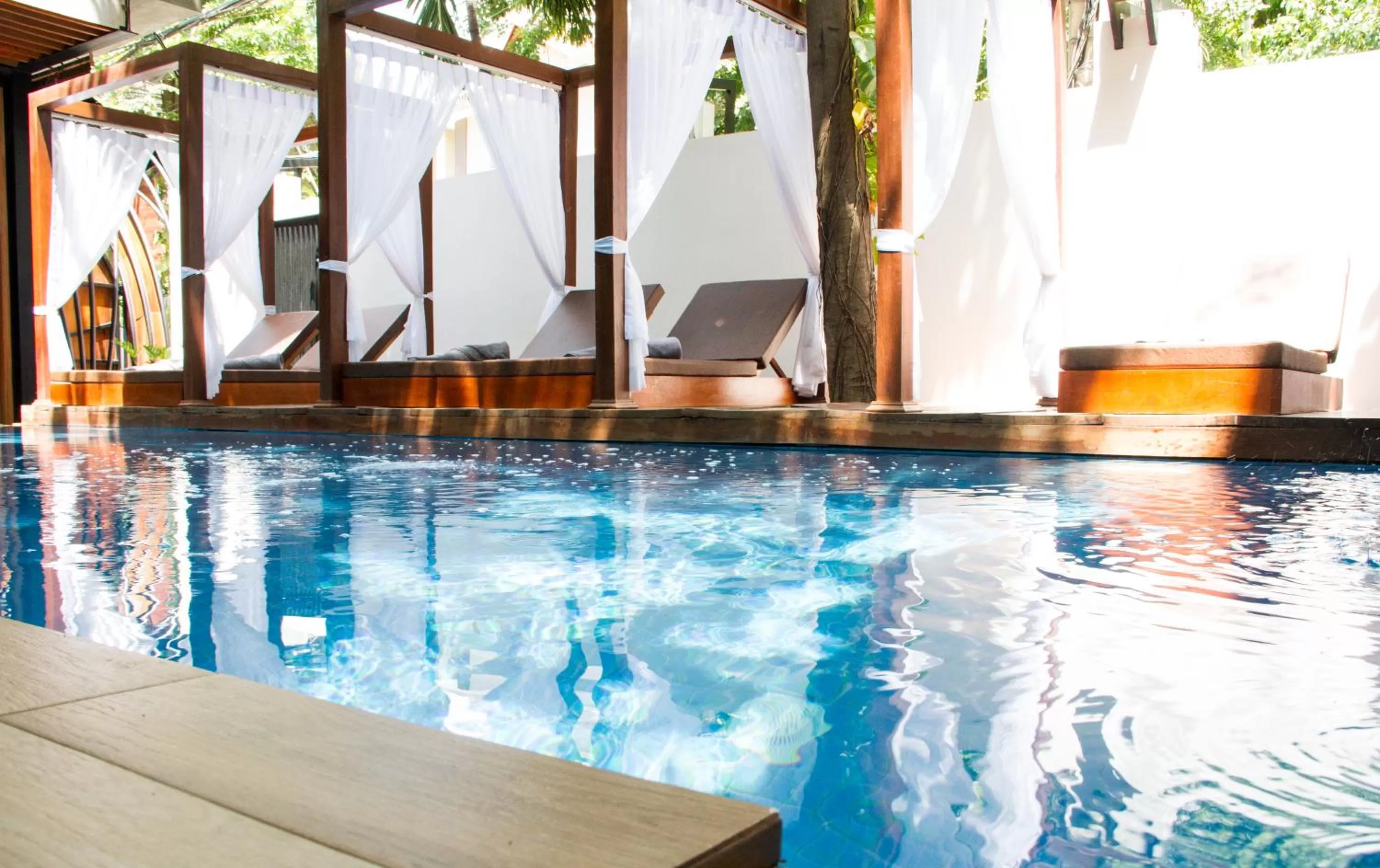 Swimming pool in Bopha Bassac Boutique Hotel