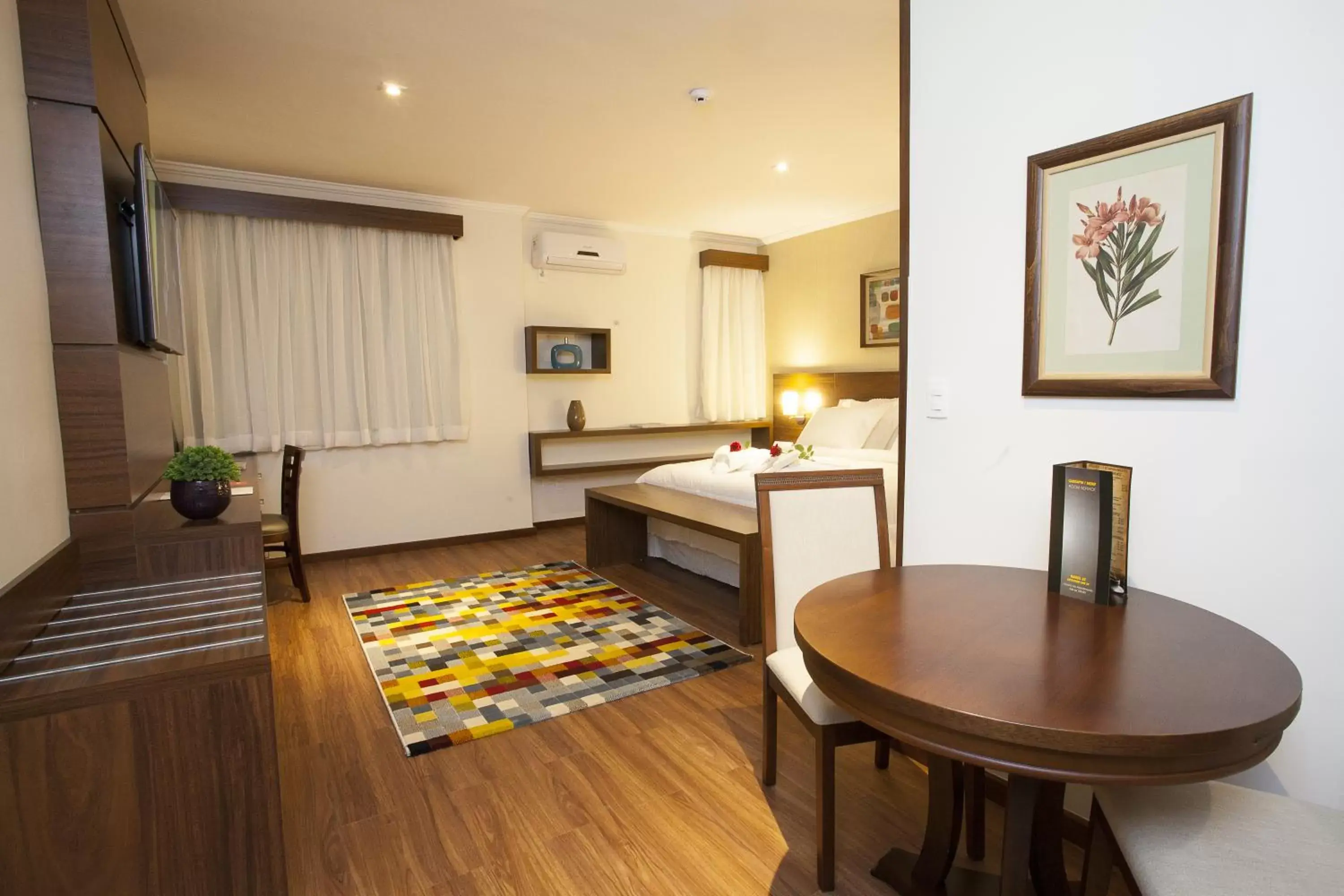 Photo of the whole room, Bed in São Carlos Marklin Suítes Photo of the whole room, Bed in São Carlos Marklin Suítes