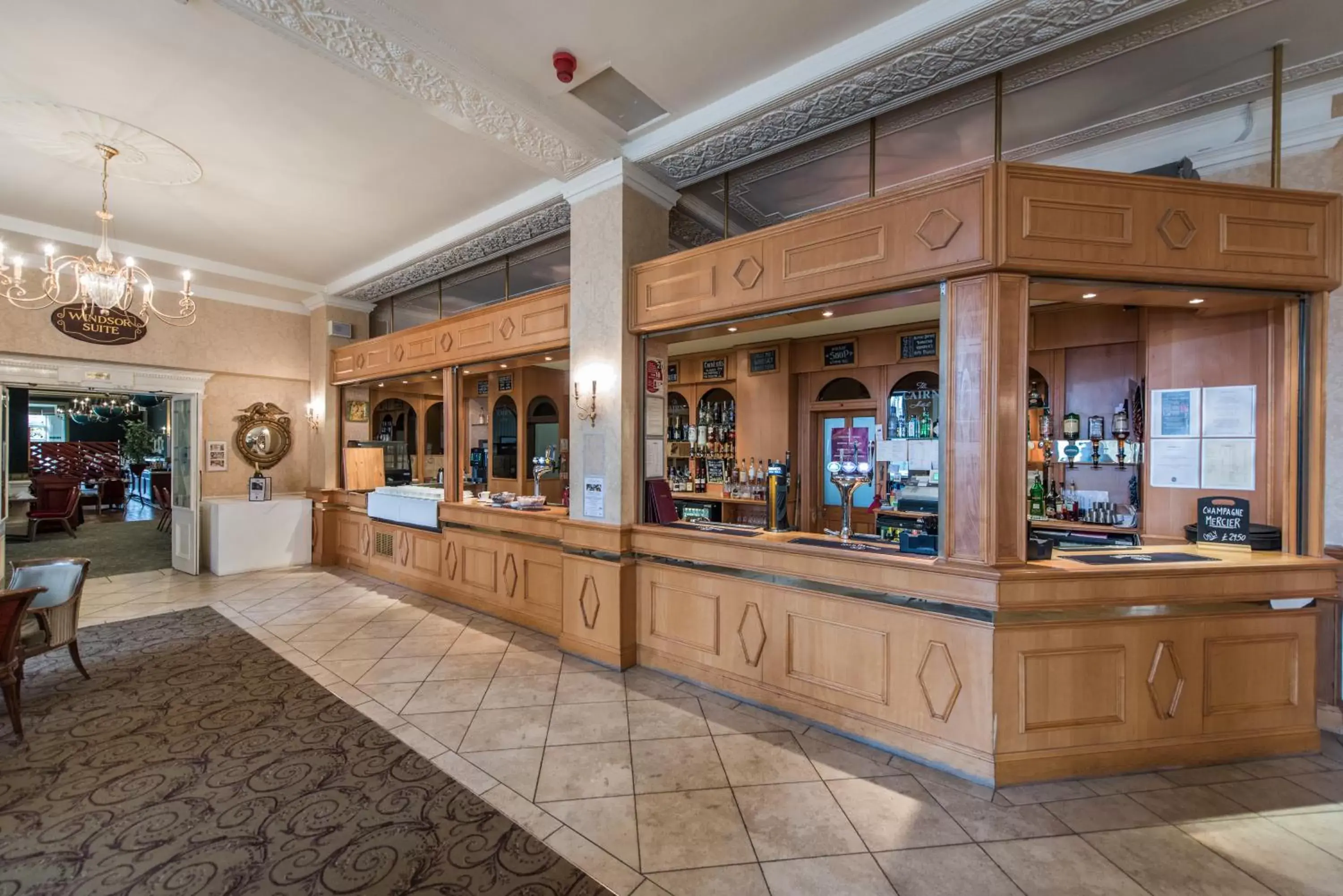 Lounge or bar in Cairn Hotel