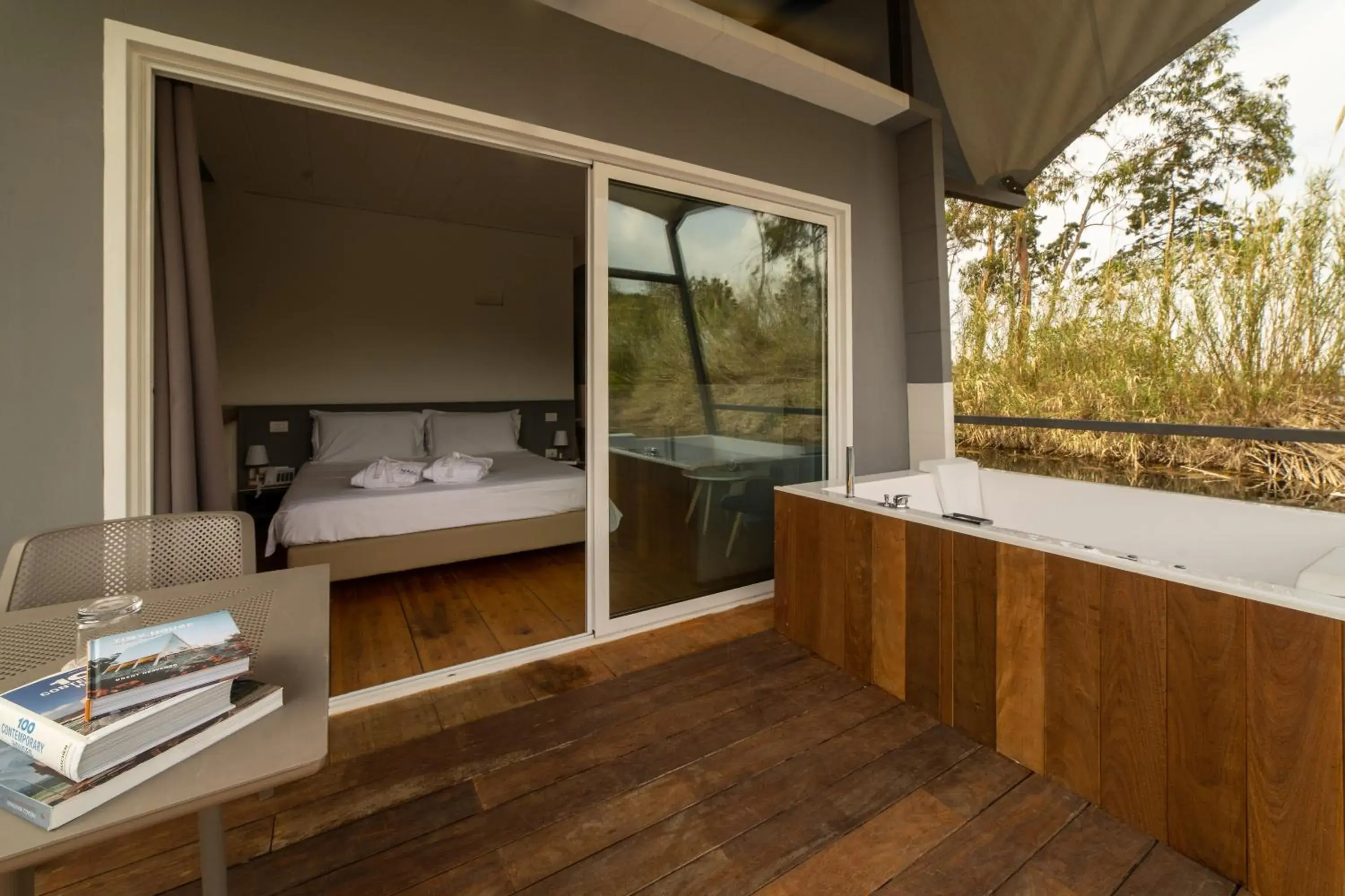 Hot Tub in Nabi Resort Glamping & SPA