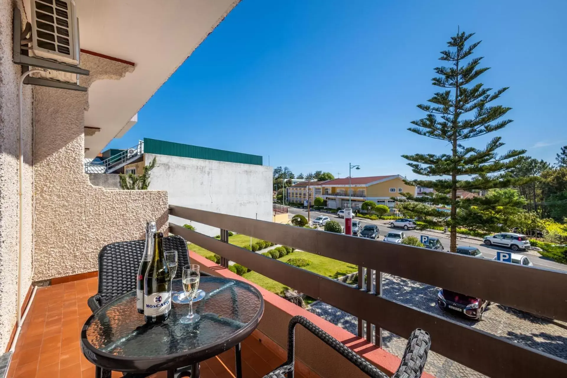 Garden view, Balcony/Terrace in Hotel Colmeia