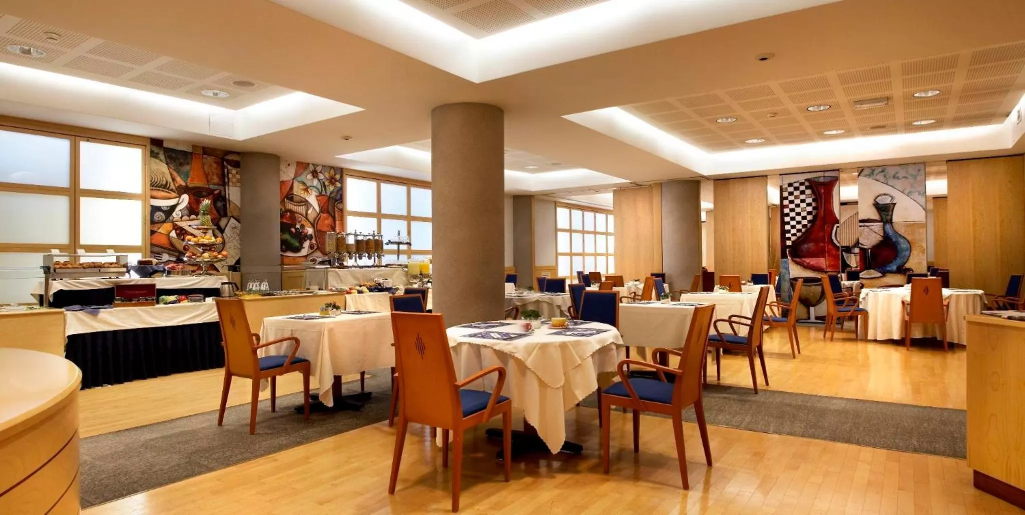 Restaurant/places to eat in Pacific Hotel Fortino