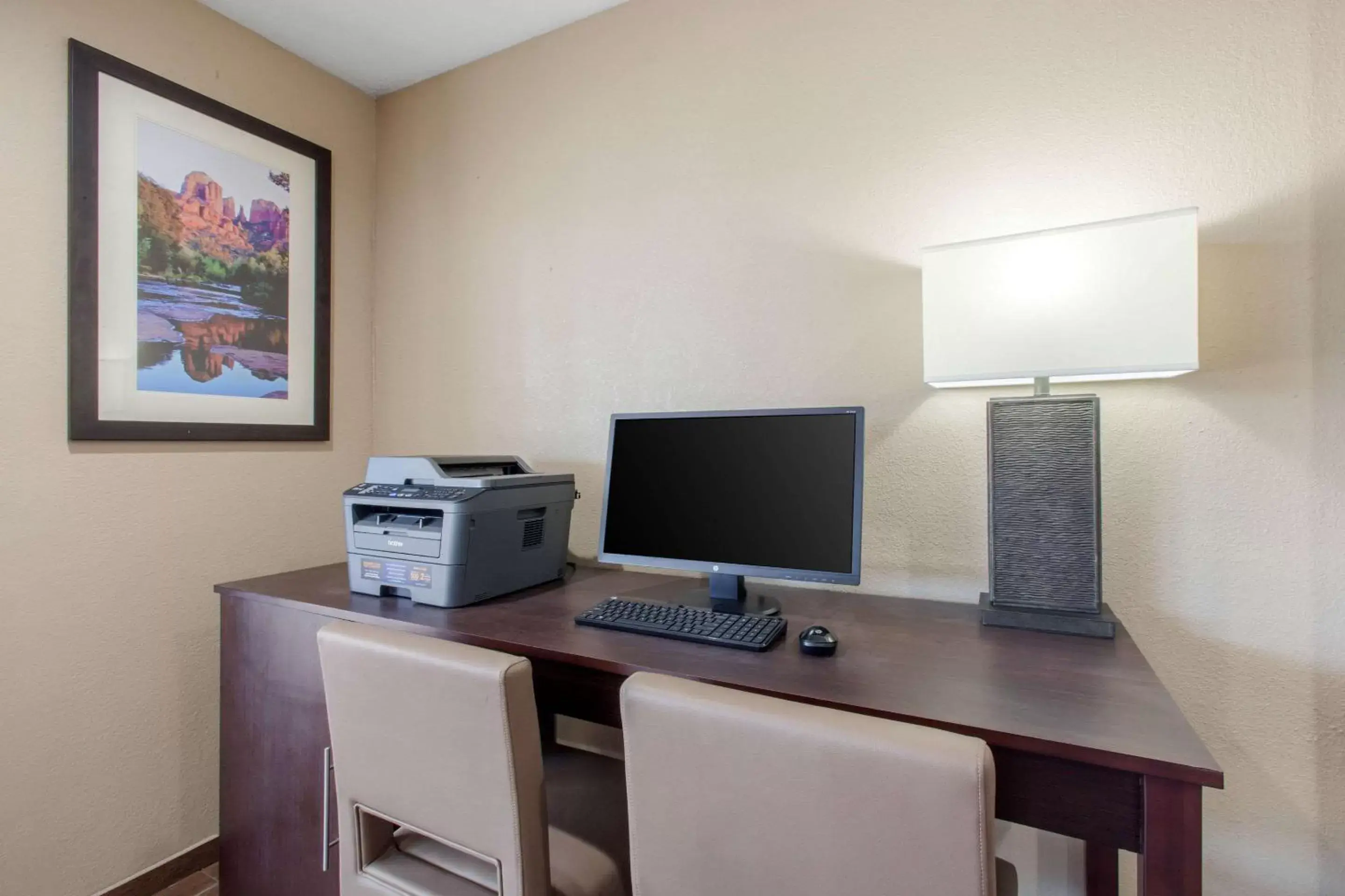 On site, TV/Entertainment Center in Comfort Inn & Suites Pinetop Show Low