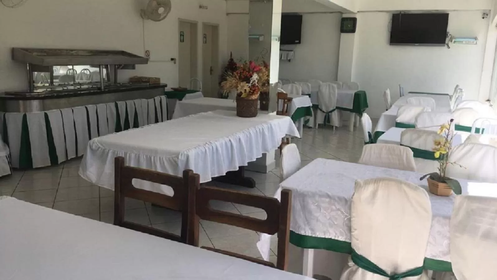 Restaurant/Places to Eat in Hotel Kika
