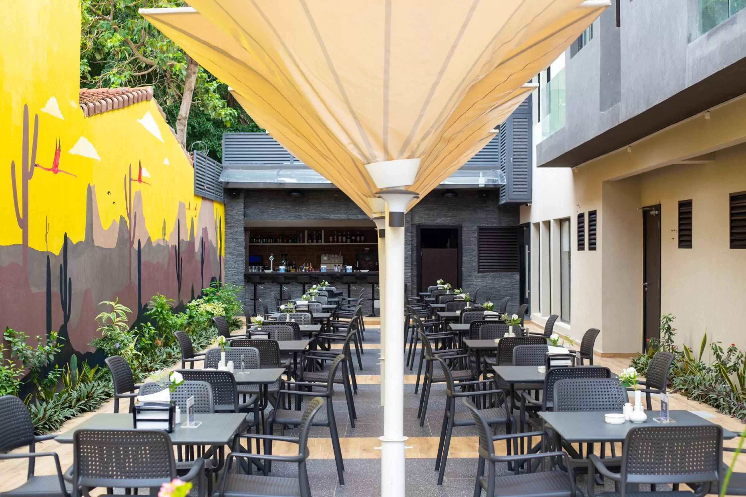 Restaurant/places to eat in Silver Moon Hotel