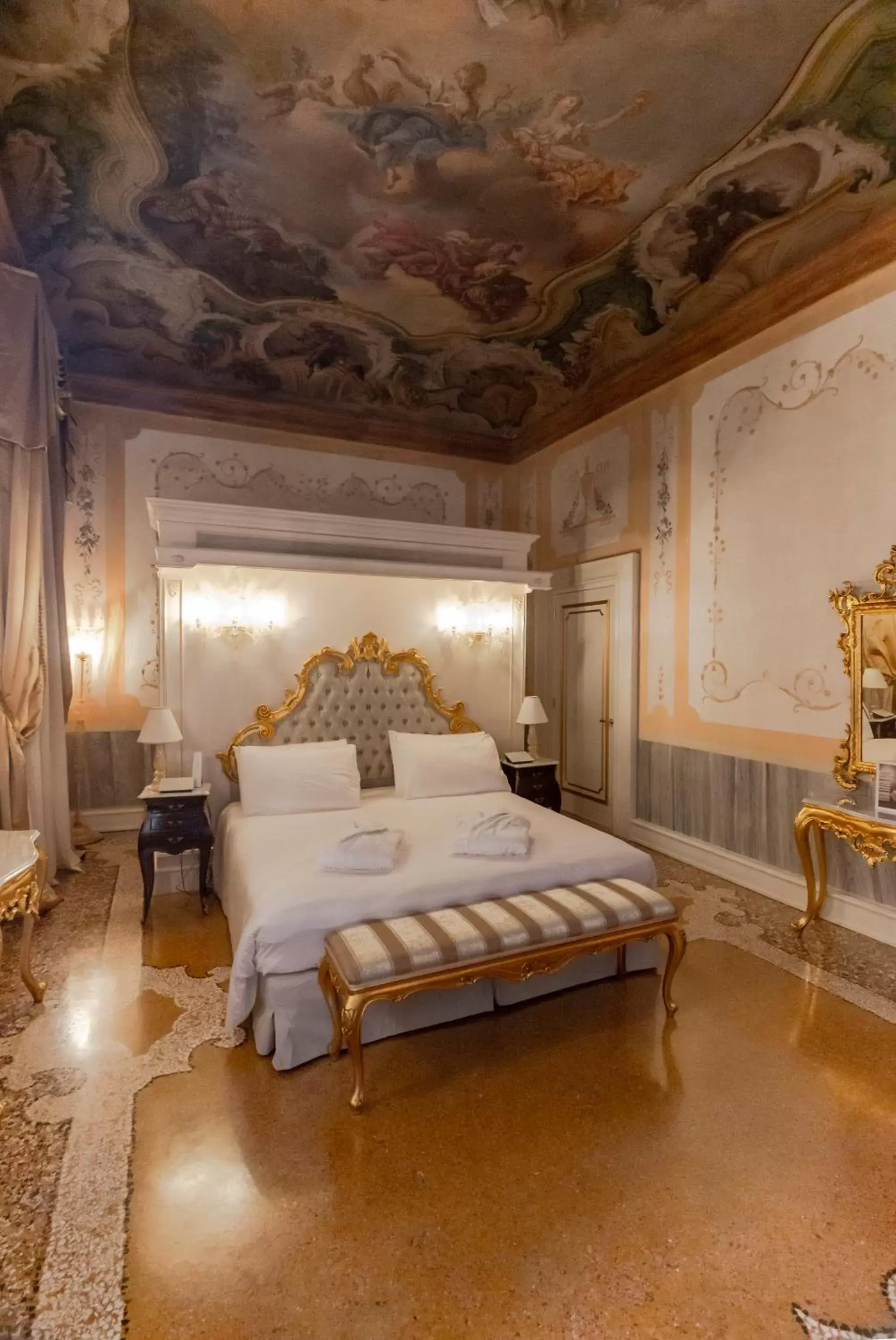 Bedroom, Bed in Ca' Bonfadini Historic Experience